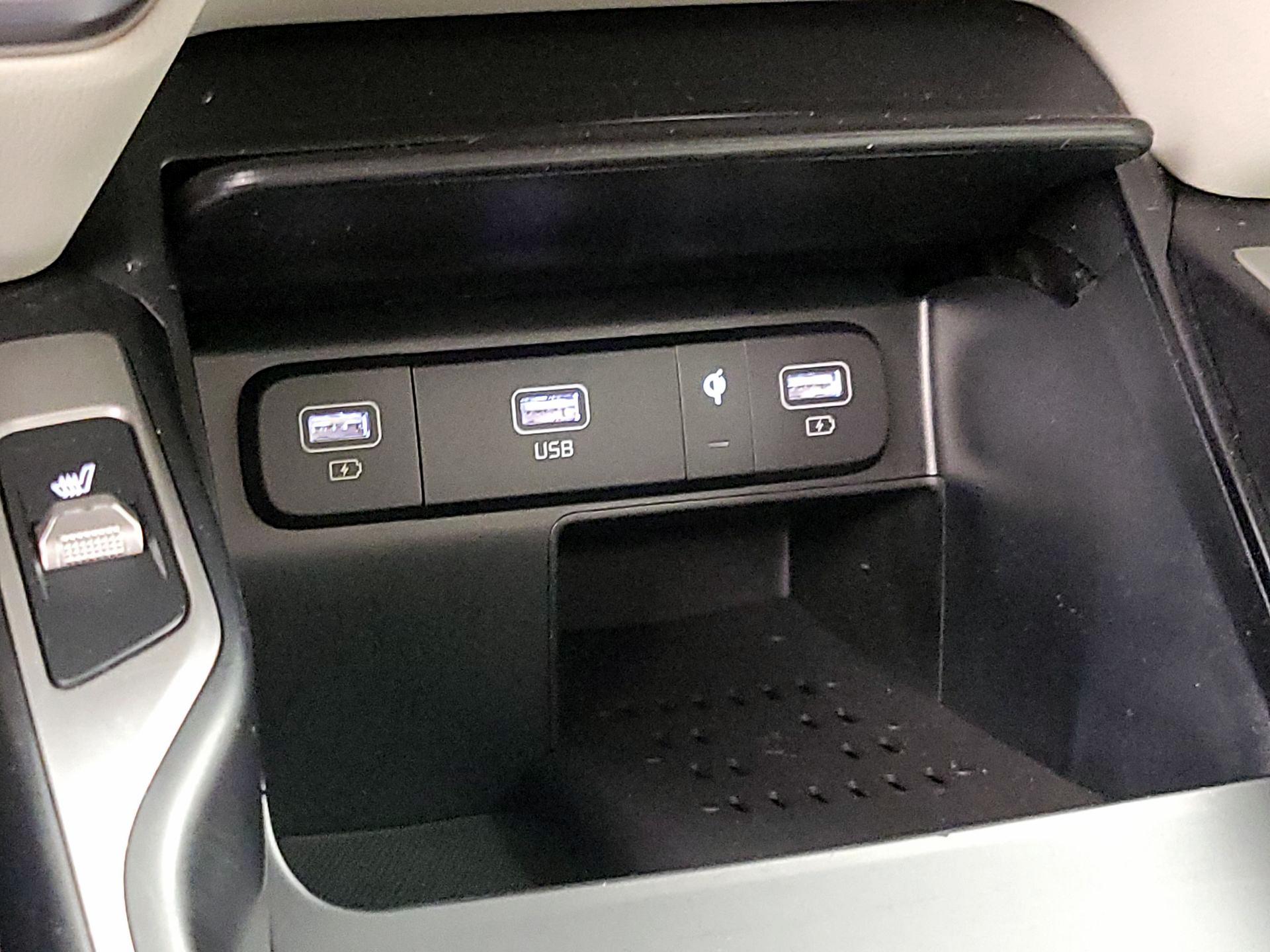 Thumbnail: 2022 Kia Sorento - 19