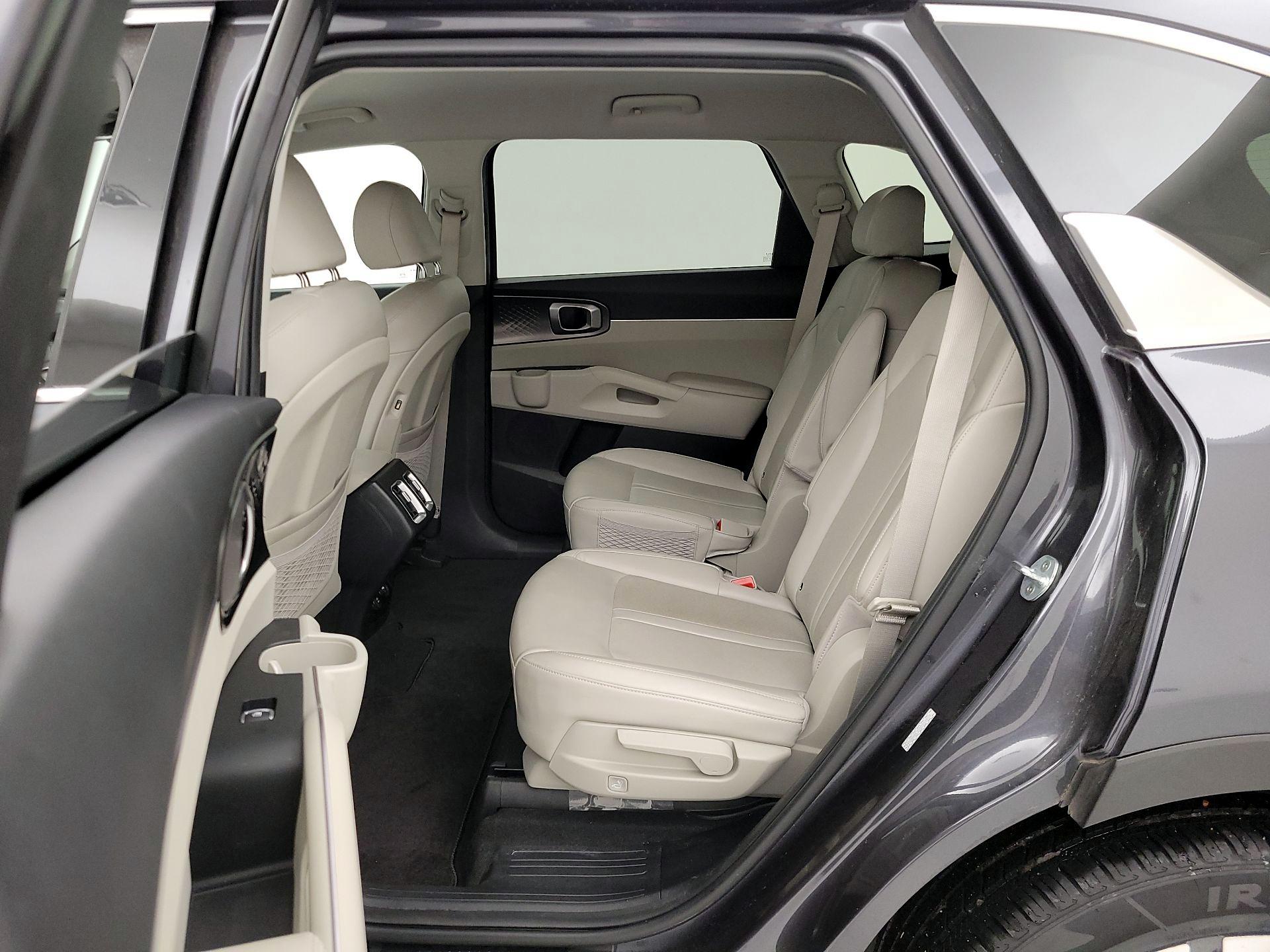 Thumbnail: 2022 Kia Sorento - 20