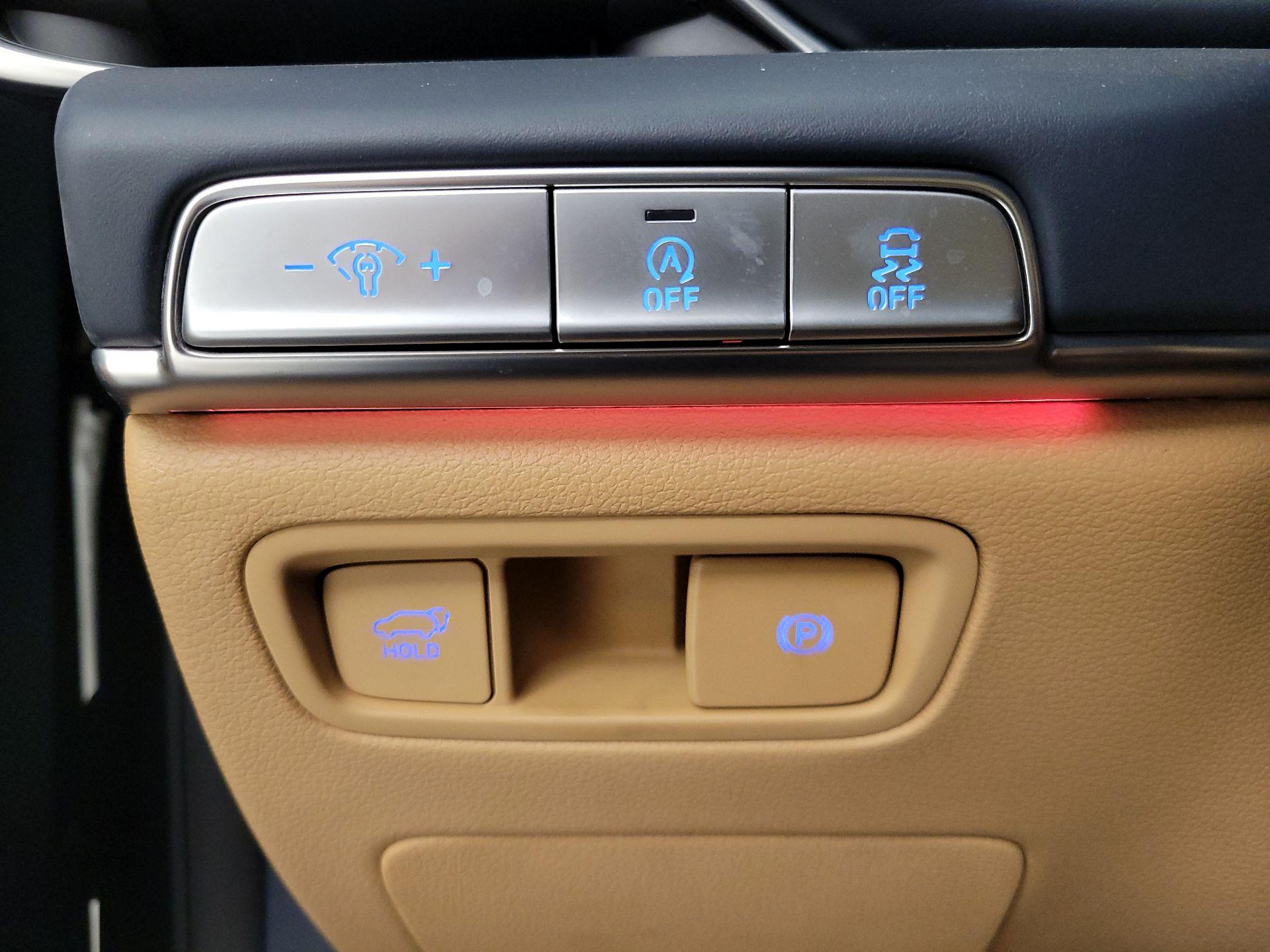 Thumbnail: 2023 Genesis GV80 - 13