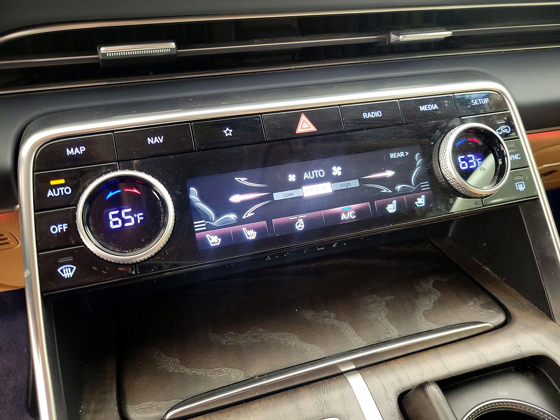 Thumbnail: 2023 Genesis GV80 - 17