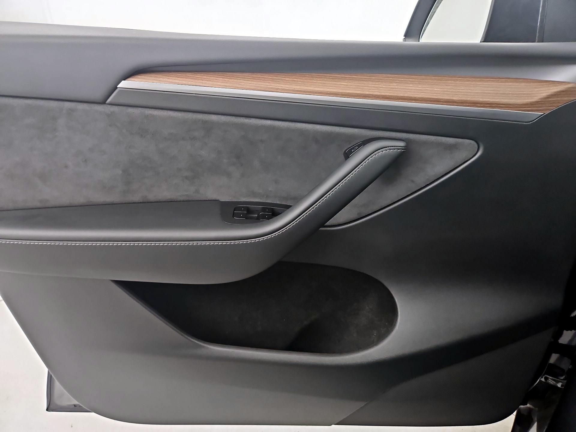 Thumbnail: 2025 Tesla Model Y - 12