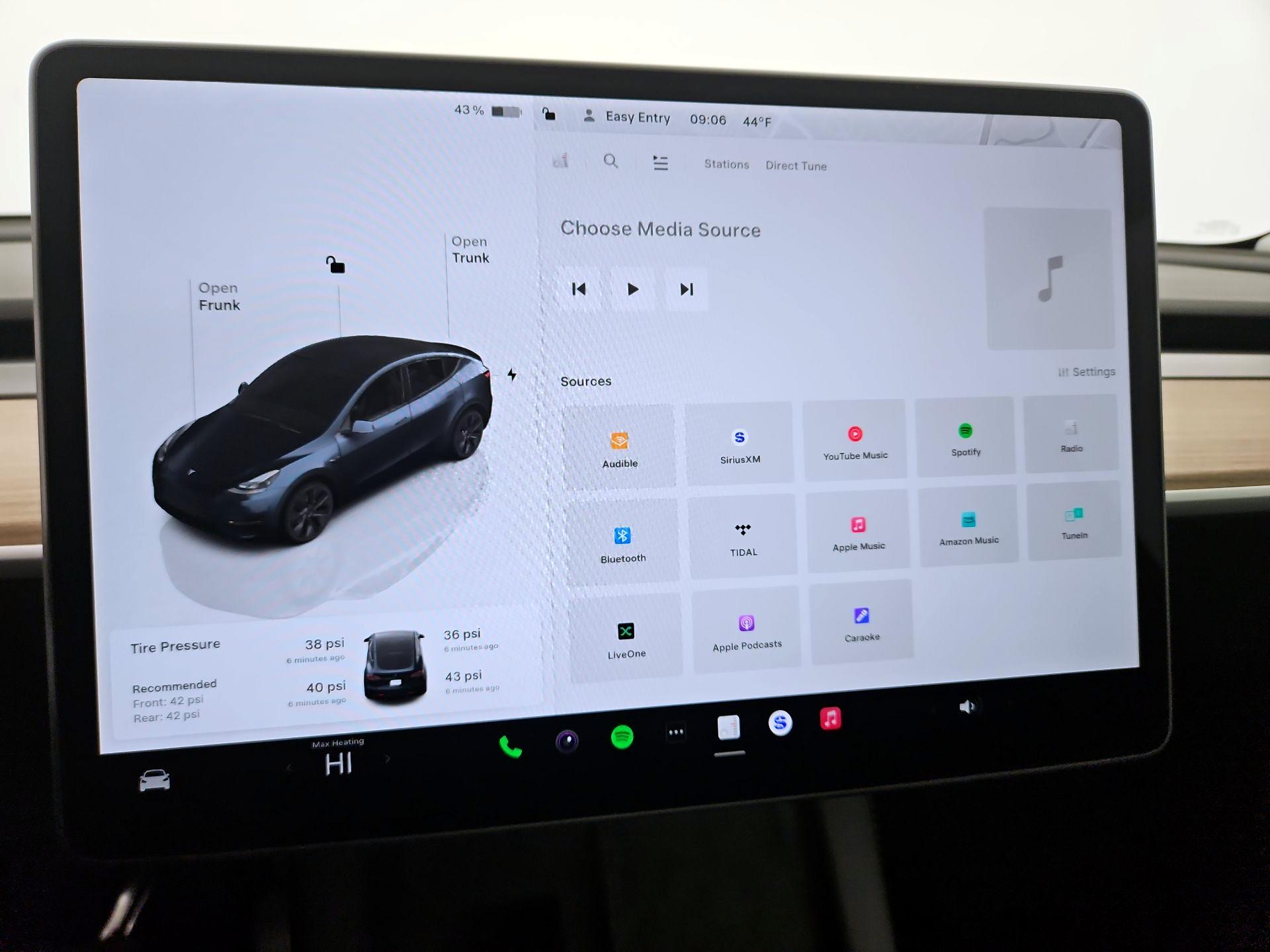 Thumbnail: 2025 Tesla Model Y - 15