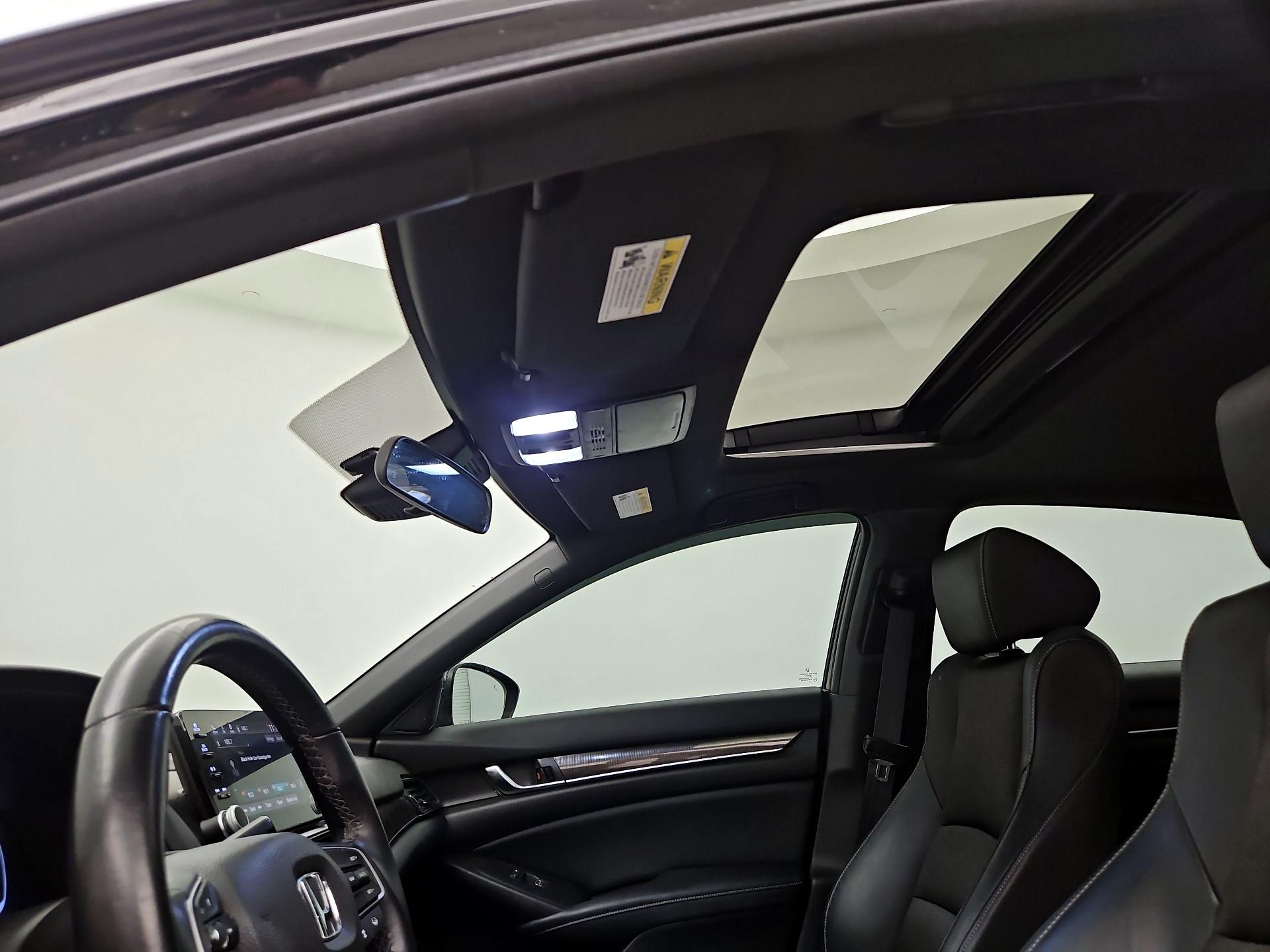 Thumbnail: 2018 Honda Accord - 19