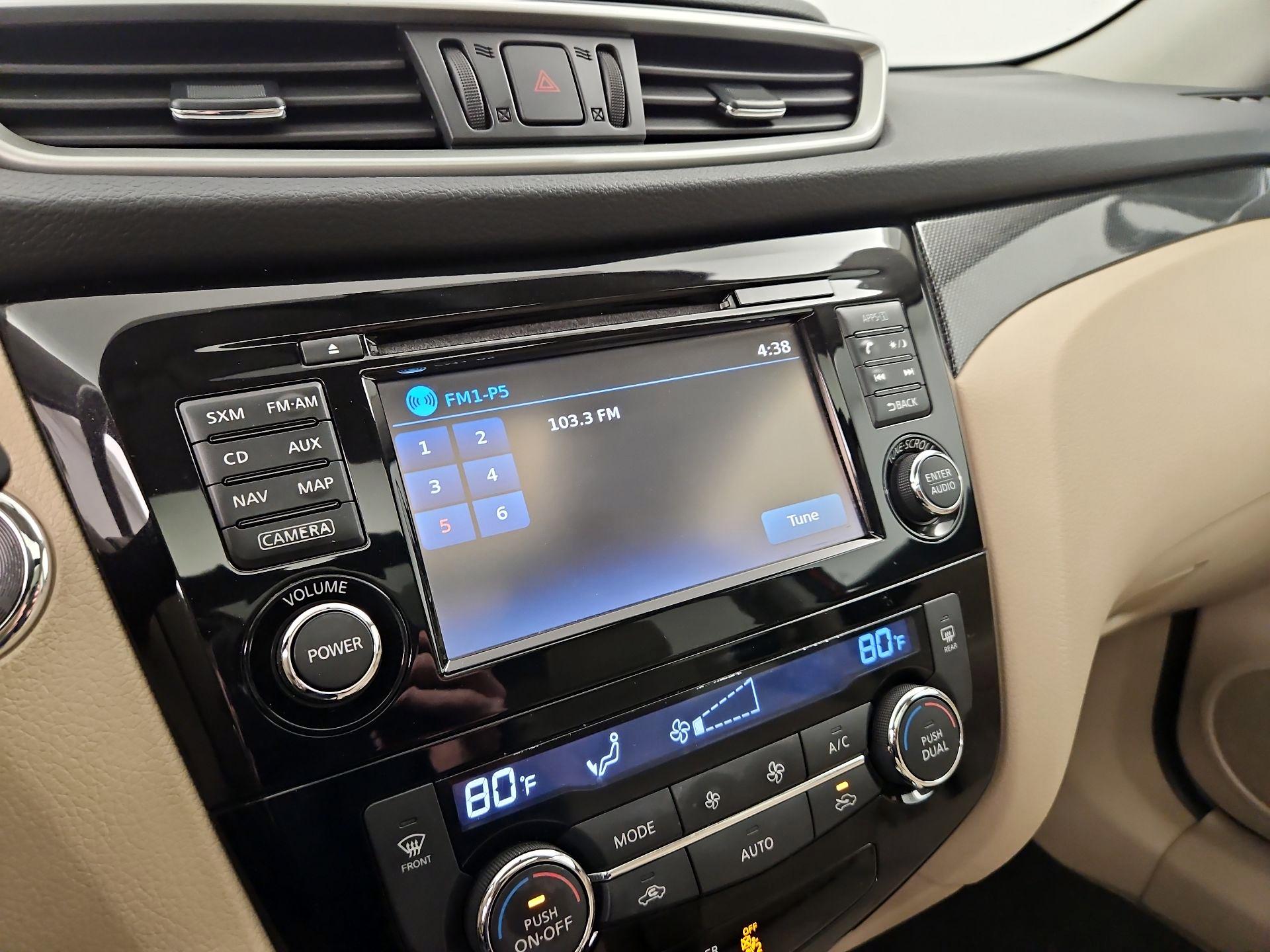 Thumbnail: 2015 Nissan Rogue - 16