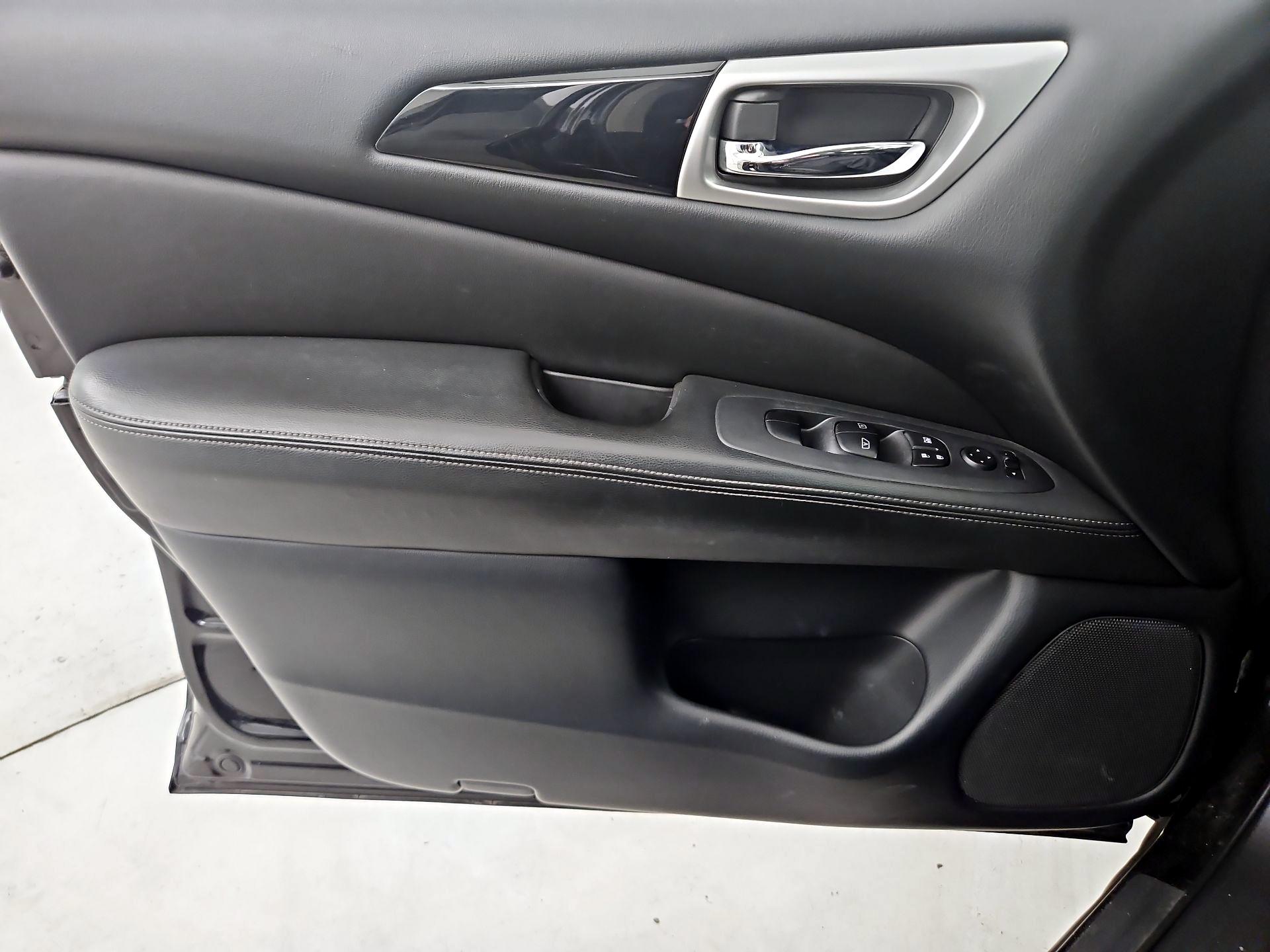 Thumbnail: 2018 Nissan Pathfinder - 12