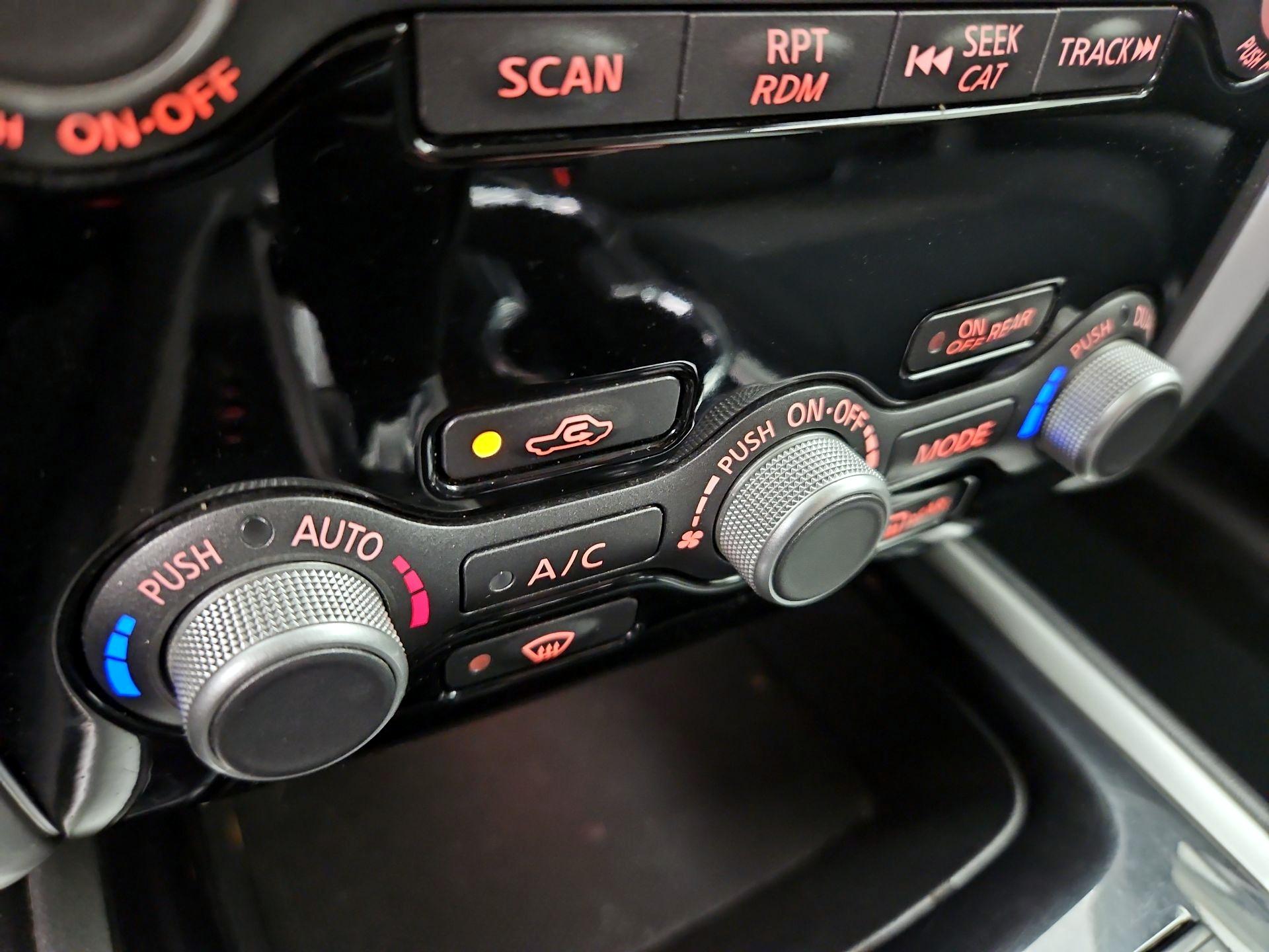 Thumbnail: 2018 Nissan Pathfinder - 16