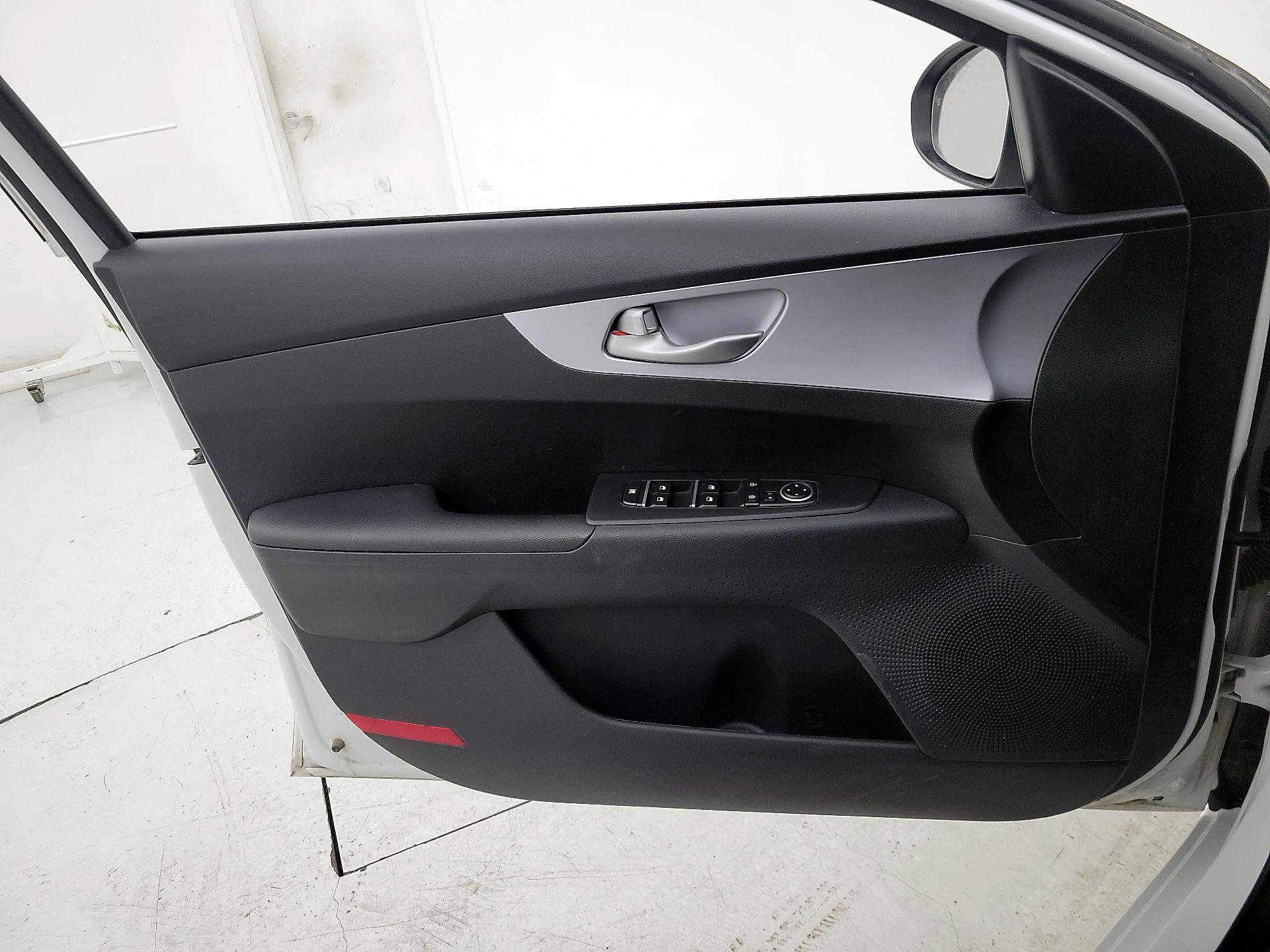 Thumbnail: 2024 Kia Forte - 12