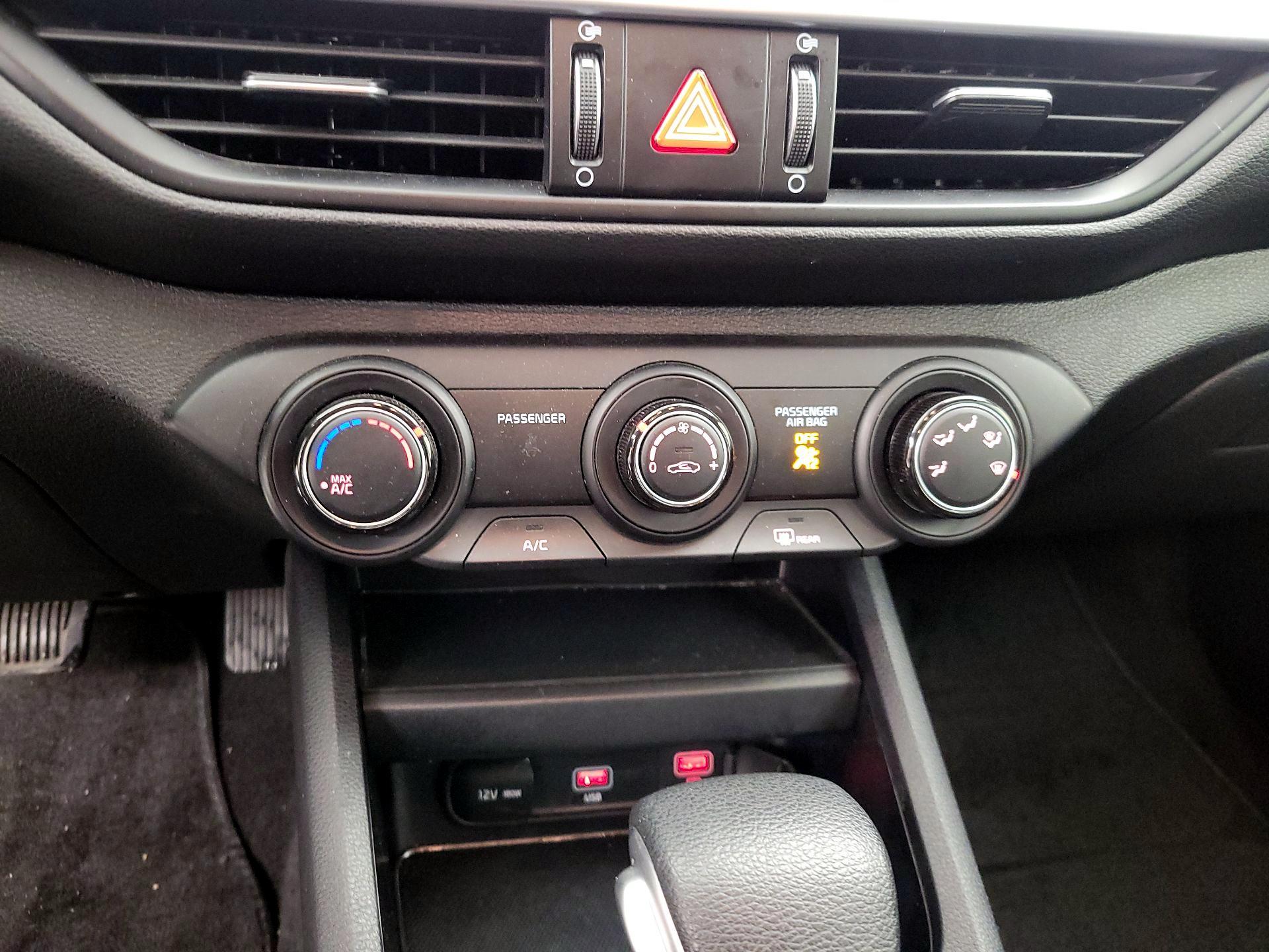 Thumbnail: 2024 Kia Forte - 16