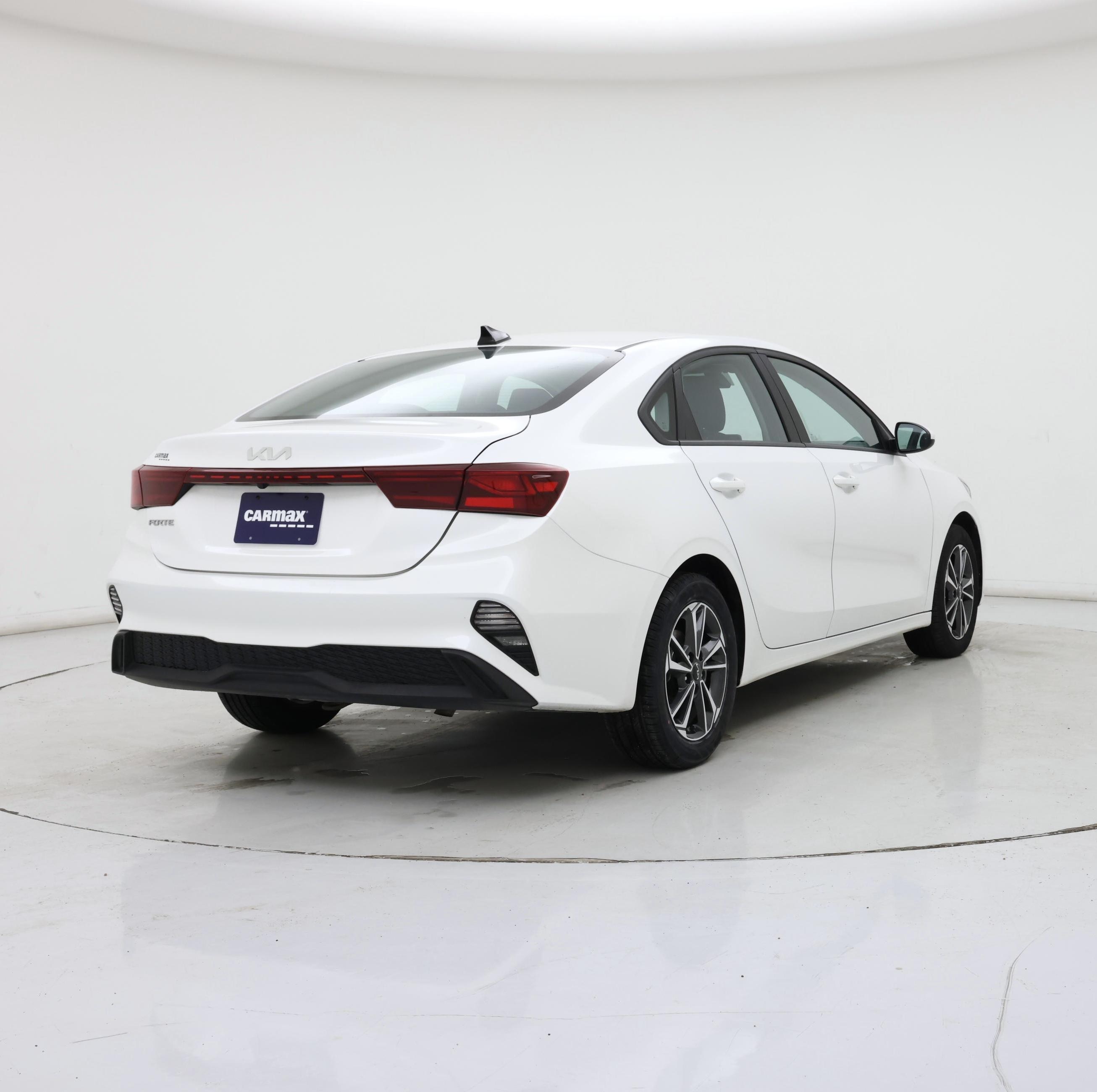 Thumbnail: 2024 Kia Forte - 8