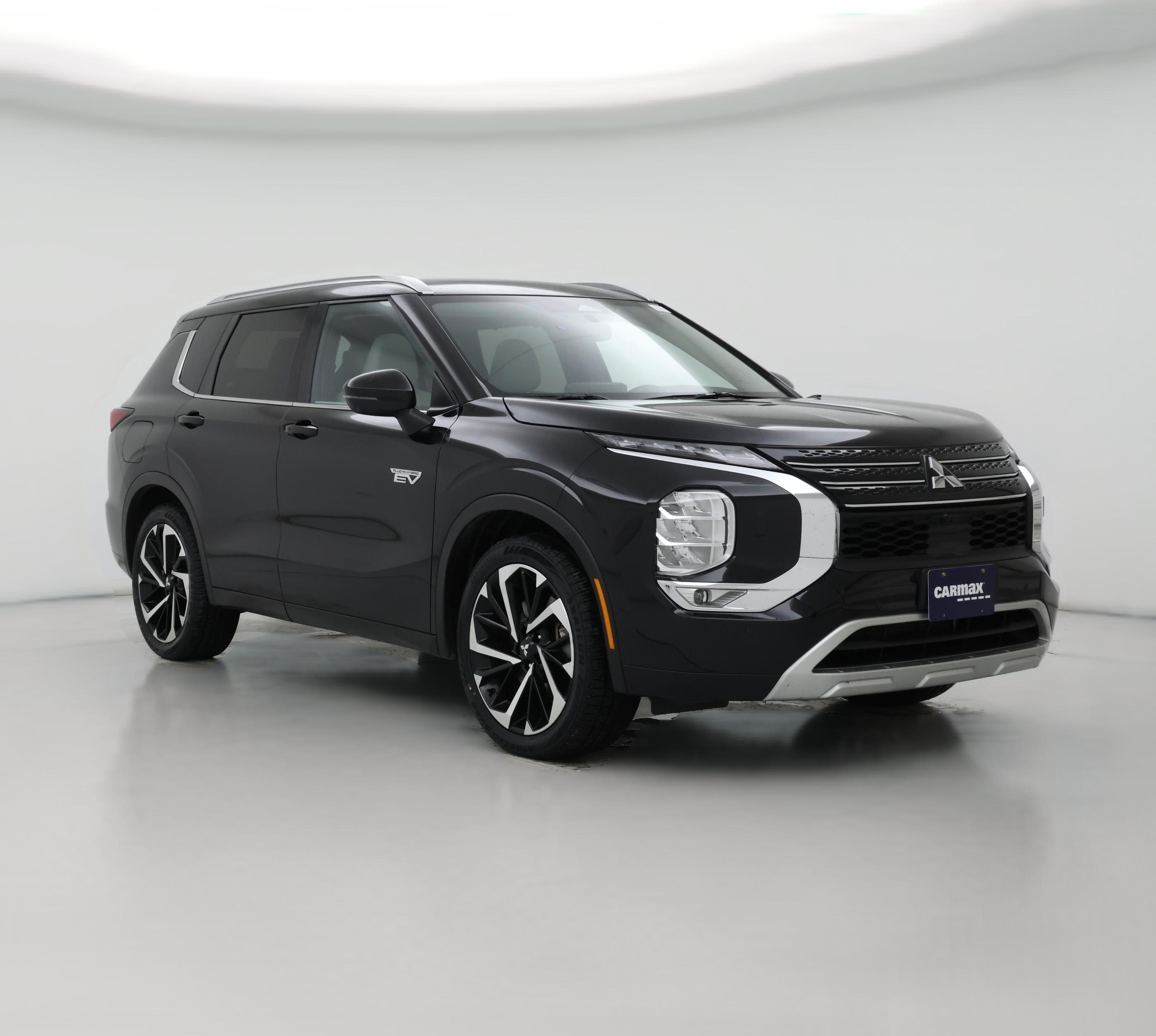 Thumbnail: 2023 Mitsubishi Outlander - 1