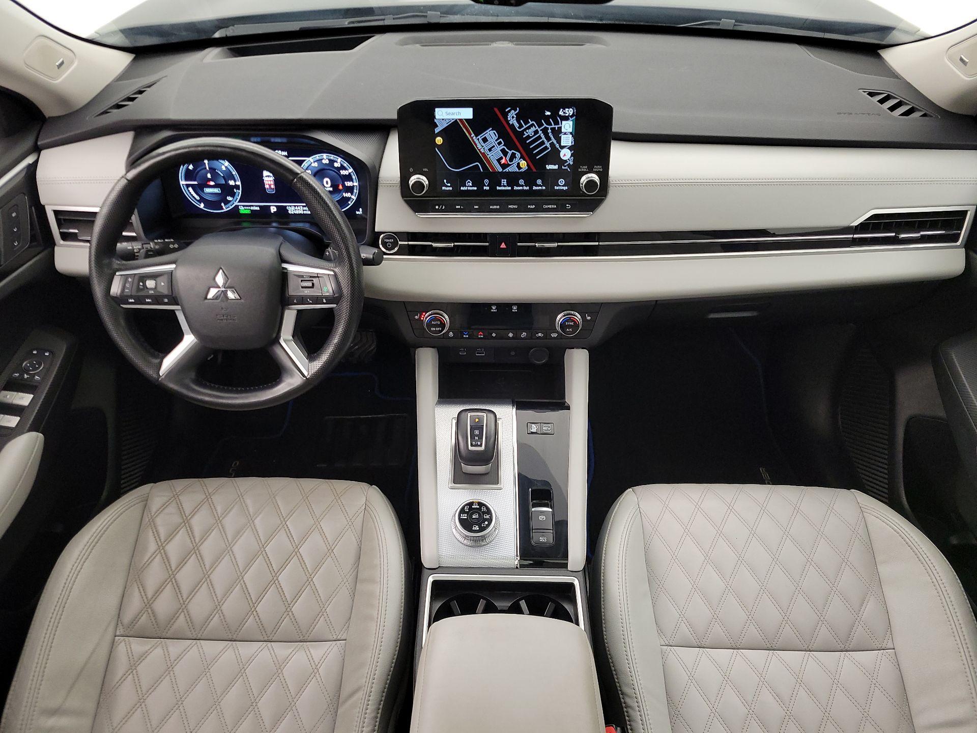 Thumbnail: 2023 Mitsubishi Outlander - 9