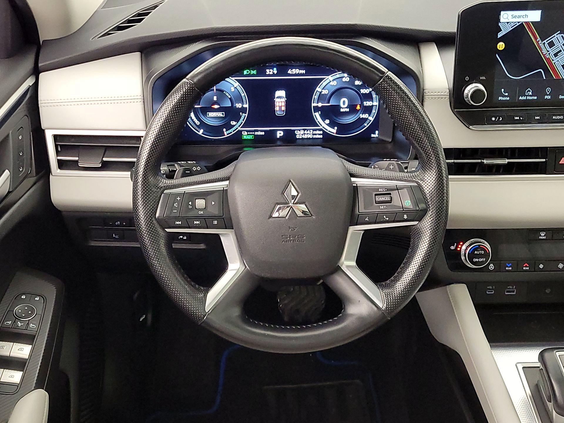 Thumbnail: 2023 Mitsubishi Outlander - 10