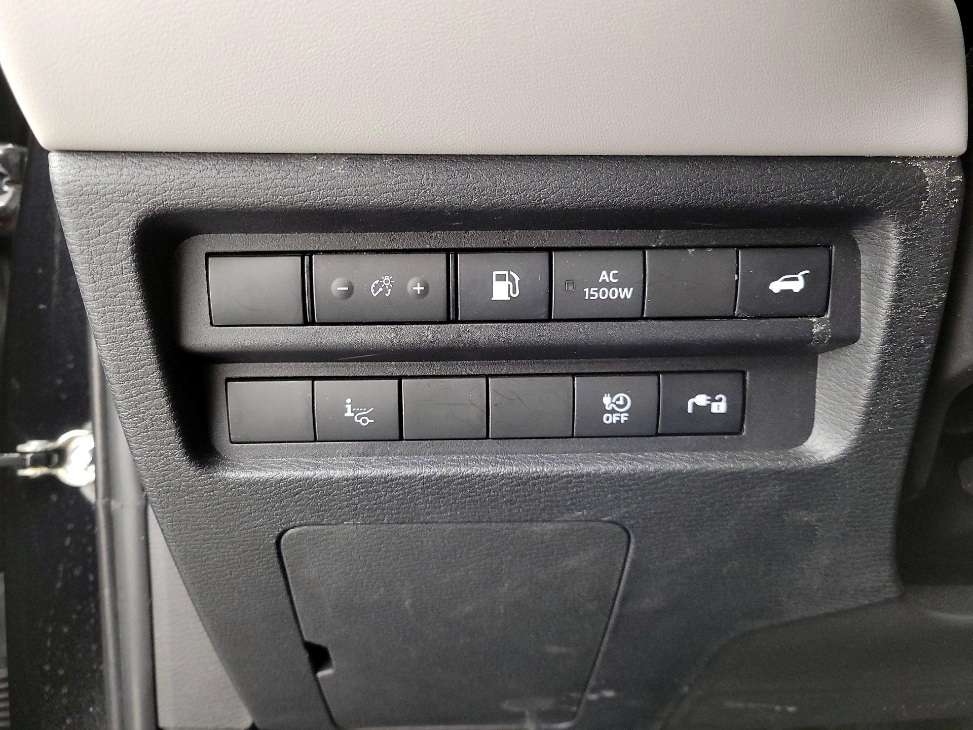 Thumbnail: 2023 Mitsubishi Outlander - 13