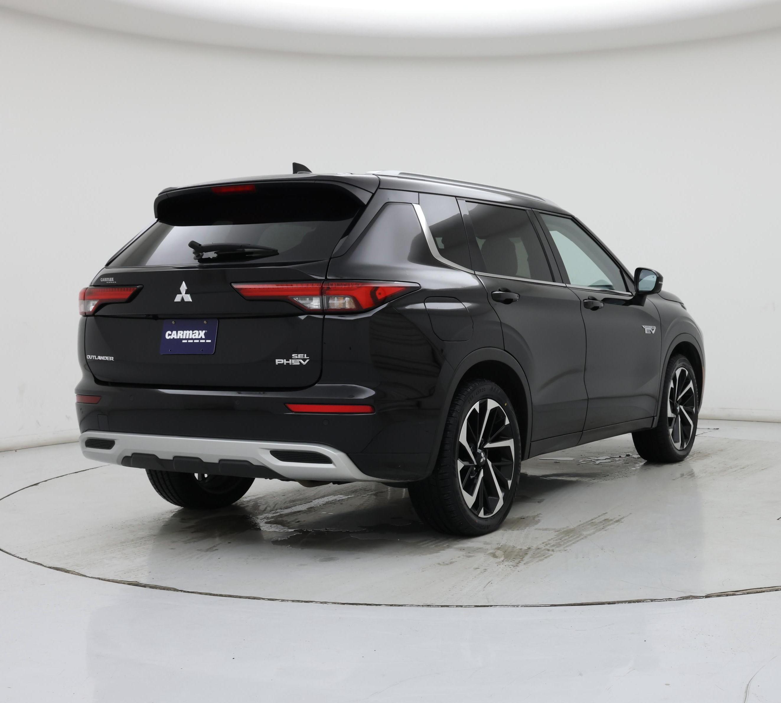 Thumbnail: 2023 Mitsubishi Outlander - 8