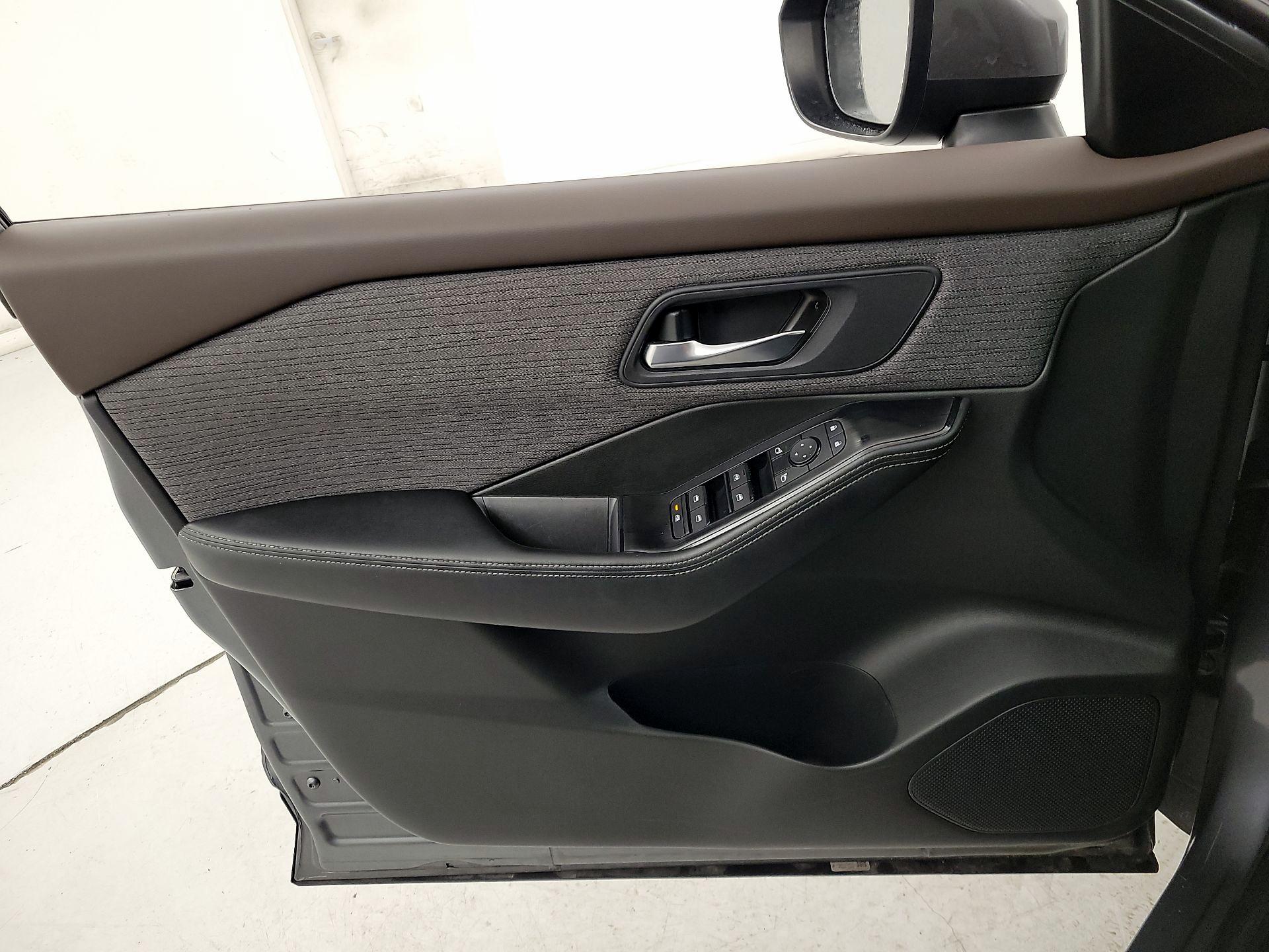 Thumbnail: 2023 Nissan Rogue - 12