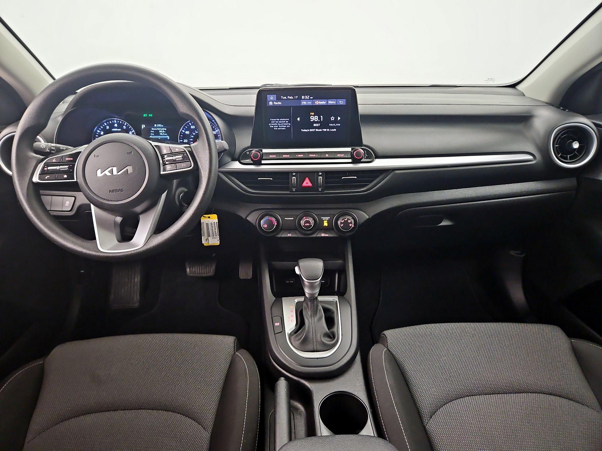 Thumbnail: 2023 Kia Forte - 9