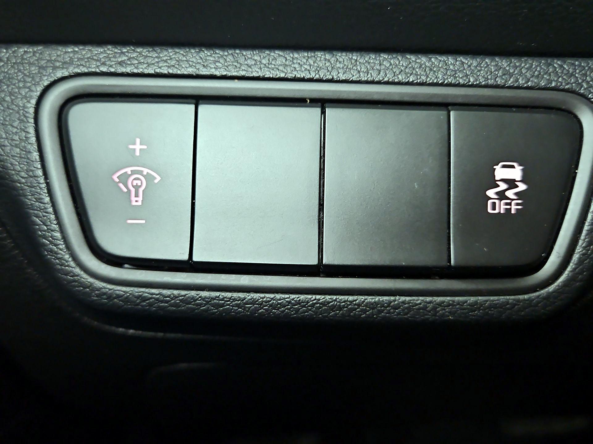 Thumbnail: 2023 Kia Forte - 13