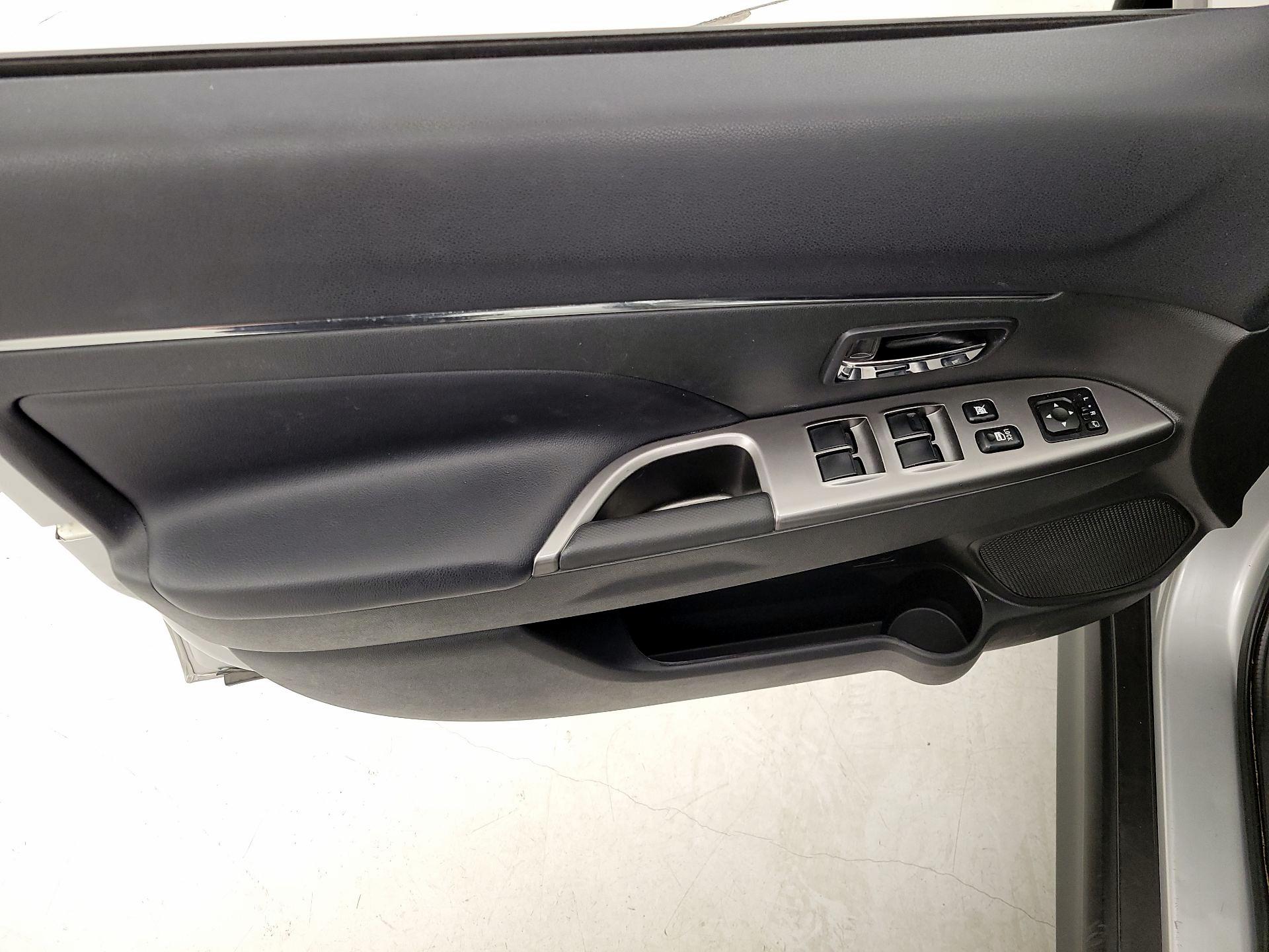 Thumbnail: 2024 Mitsubishi Outlander Sport - 12