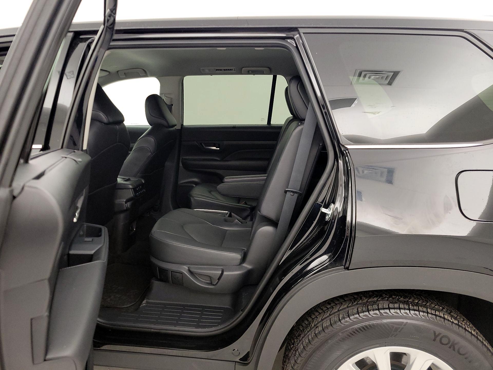 Thumbnail: 2025 Toyota Grand Highlander - 19