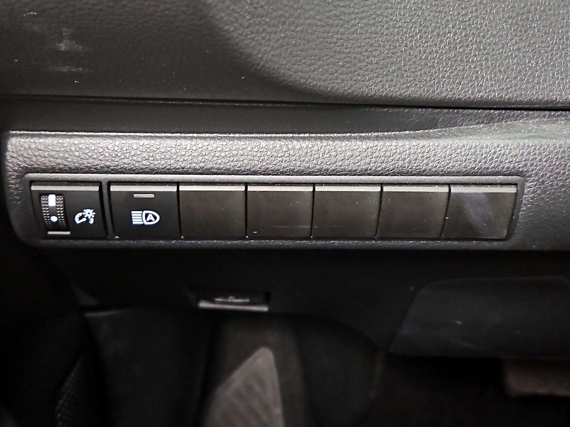 Thumbnail: 2024 Toyota Corolla - 13