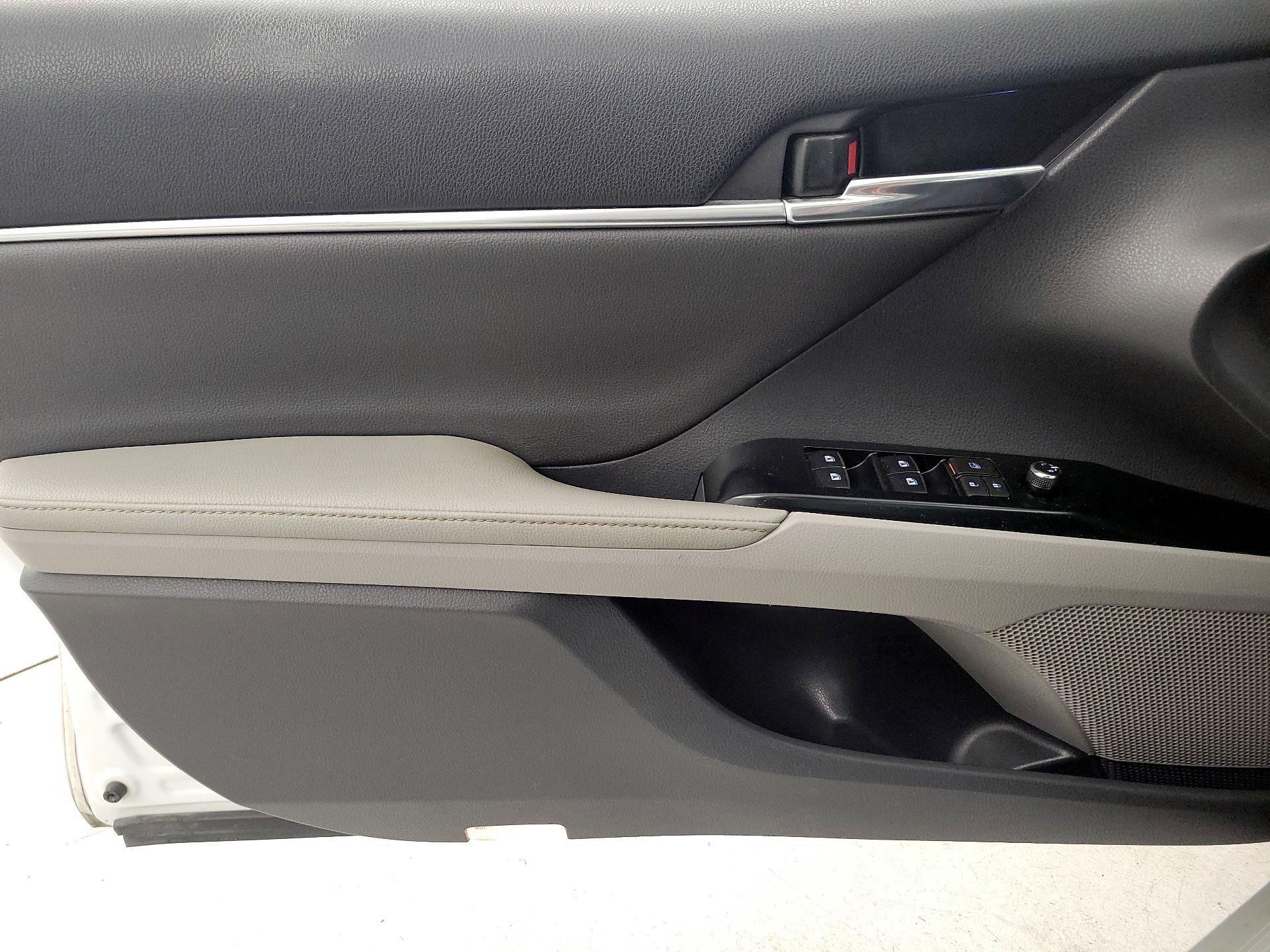 Thumbnail: 2020 Toyota Camry - 12