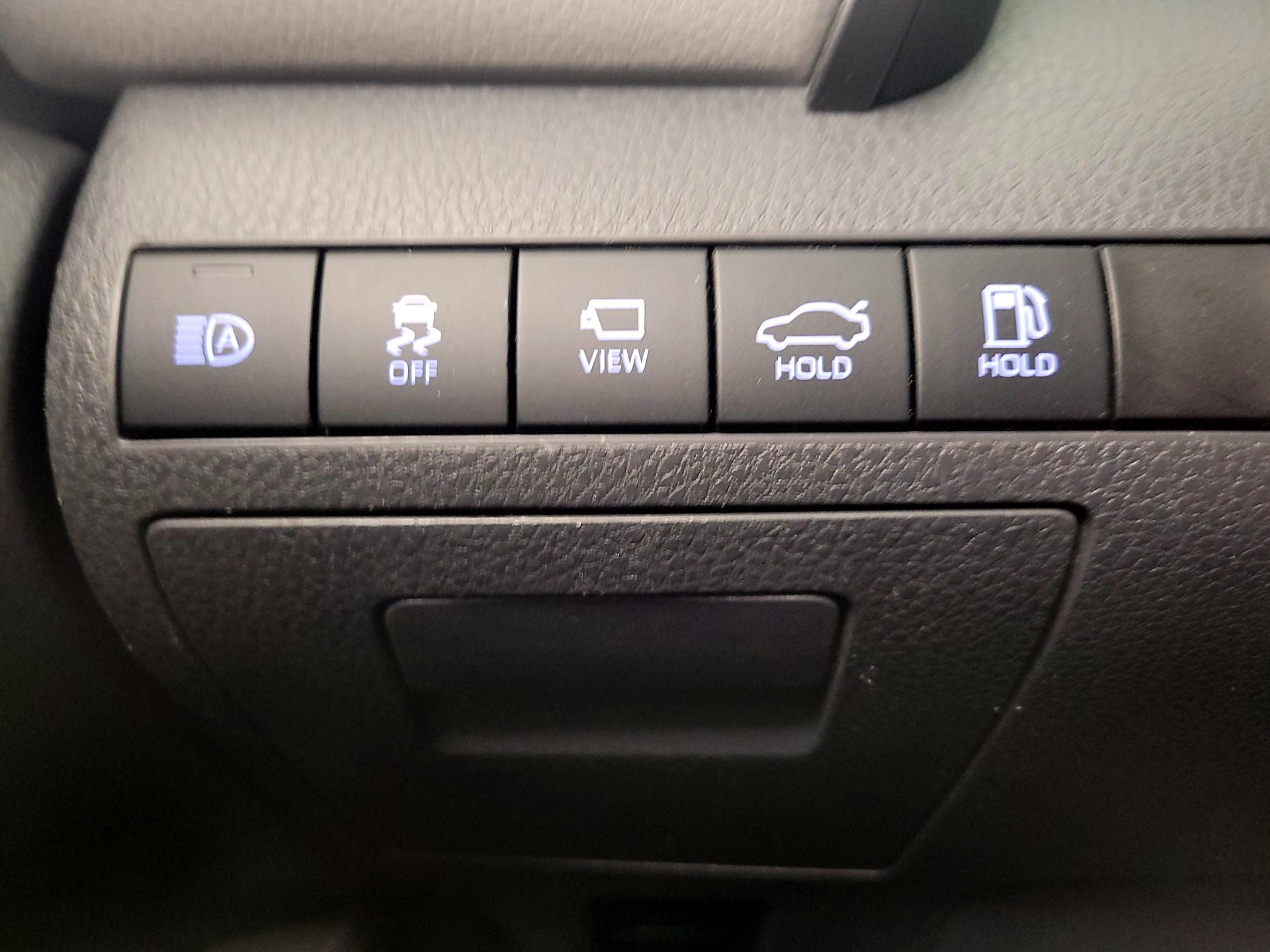 Thumbnail: 2020 Toyota Camry - 13