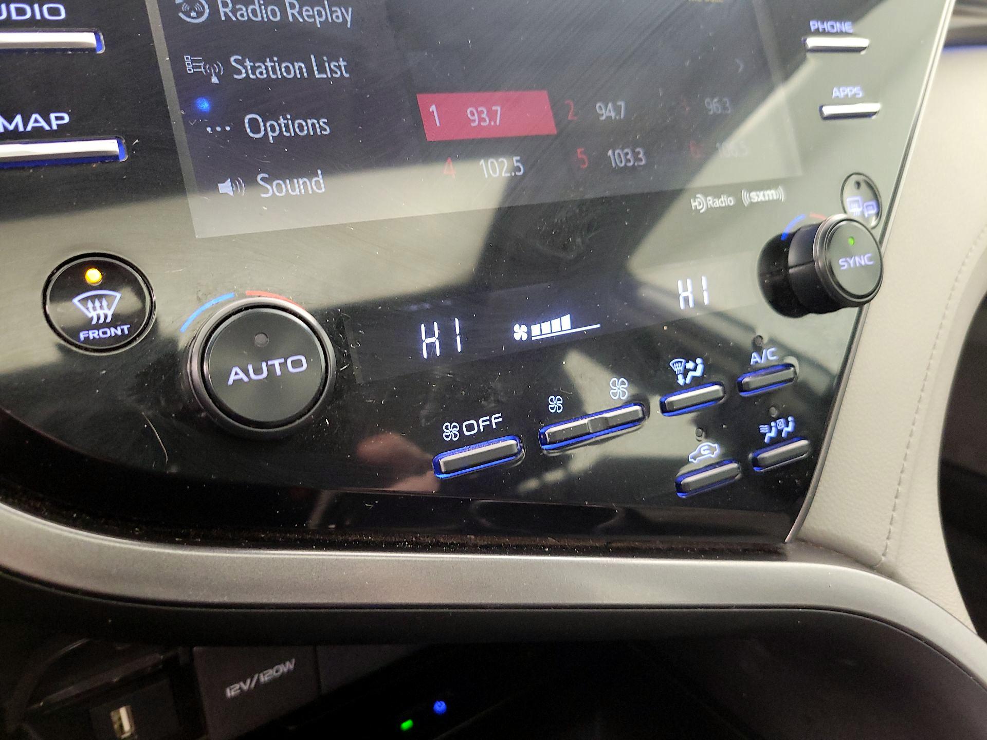 Thumbnail: 2020 Toyota Camry - 17