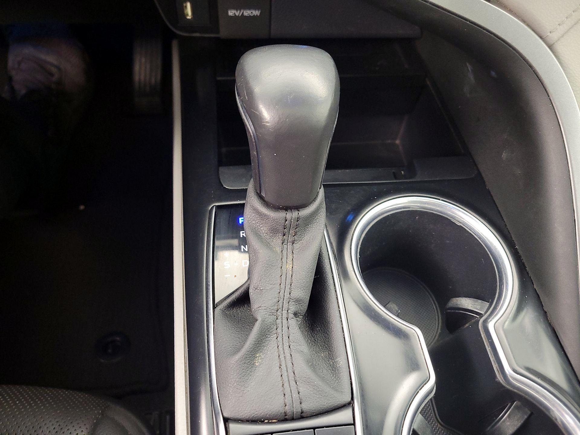 Thumbnail: 2020 Toyota Camry - 18