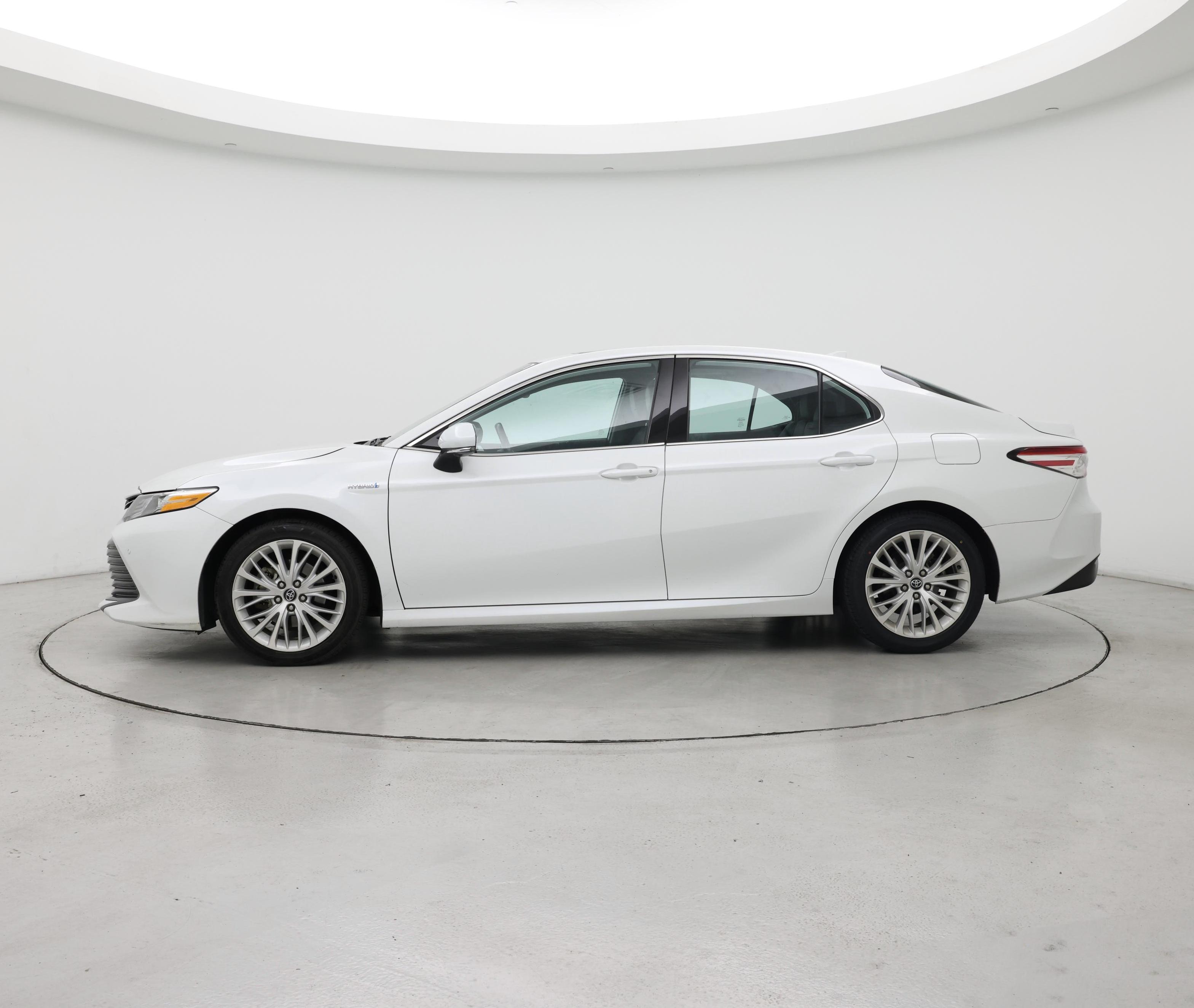 Thumbnail: 2020 Toyota Camry - 3