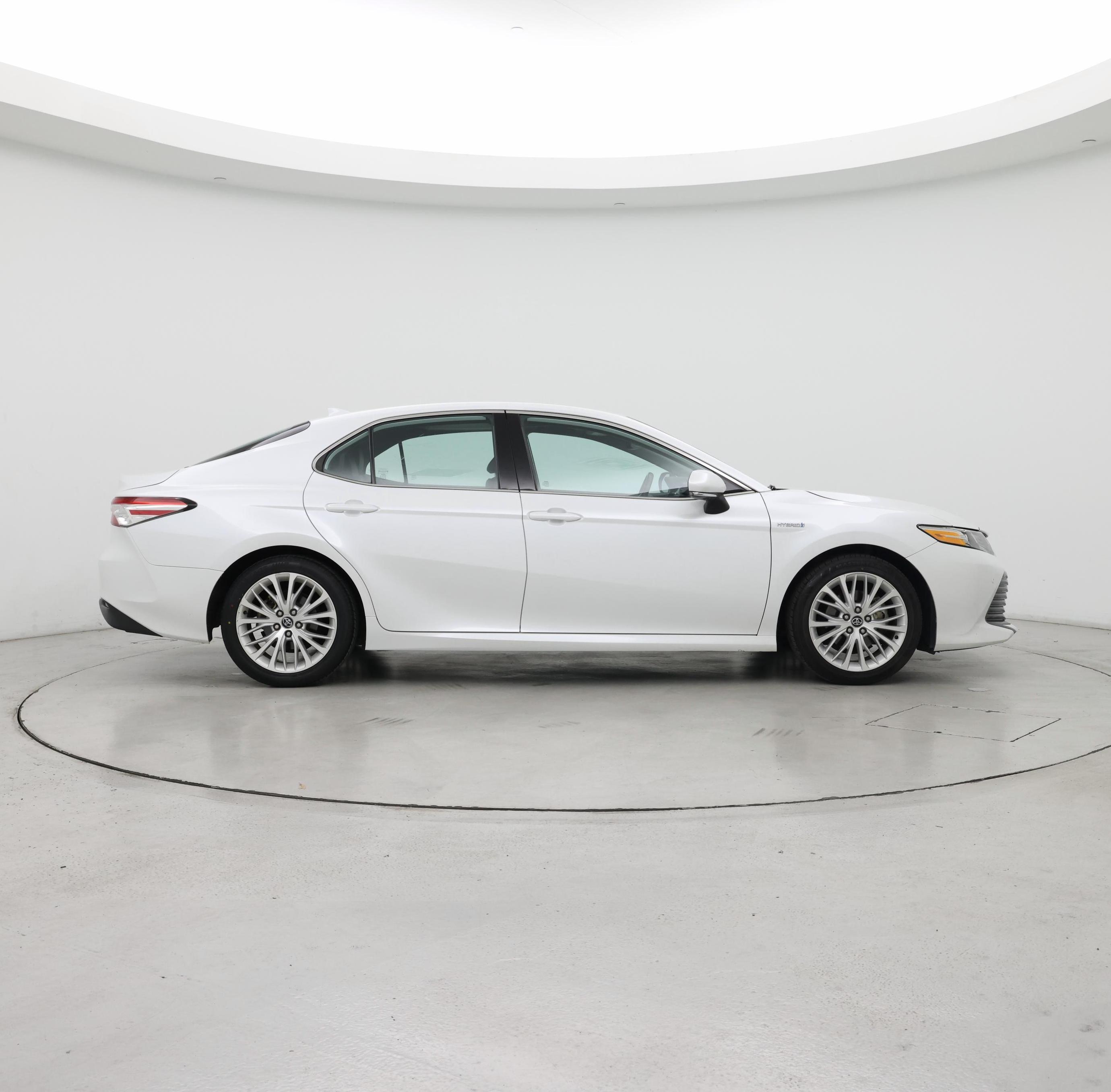 Thumbnail: 2020 Toyota Camry - 7