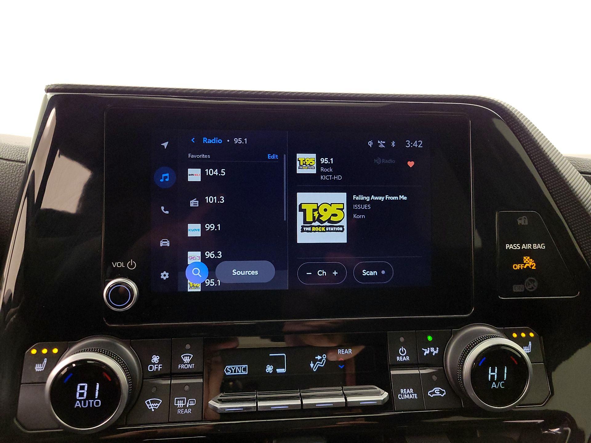 Thumbnail: 2024 Toyota Highlander - 15