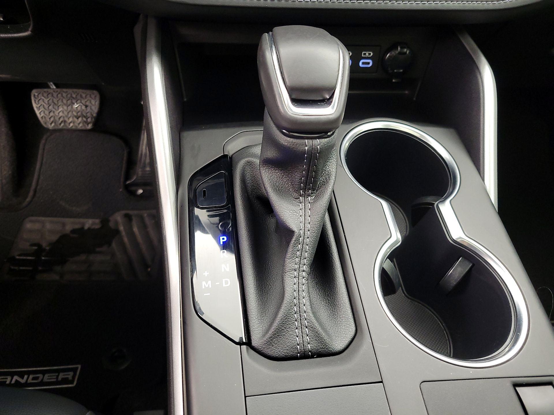 Thumbnail: 2024 Toyota Highlander - 17