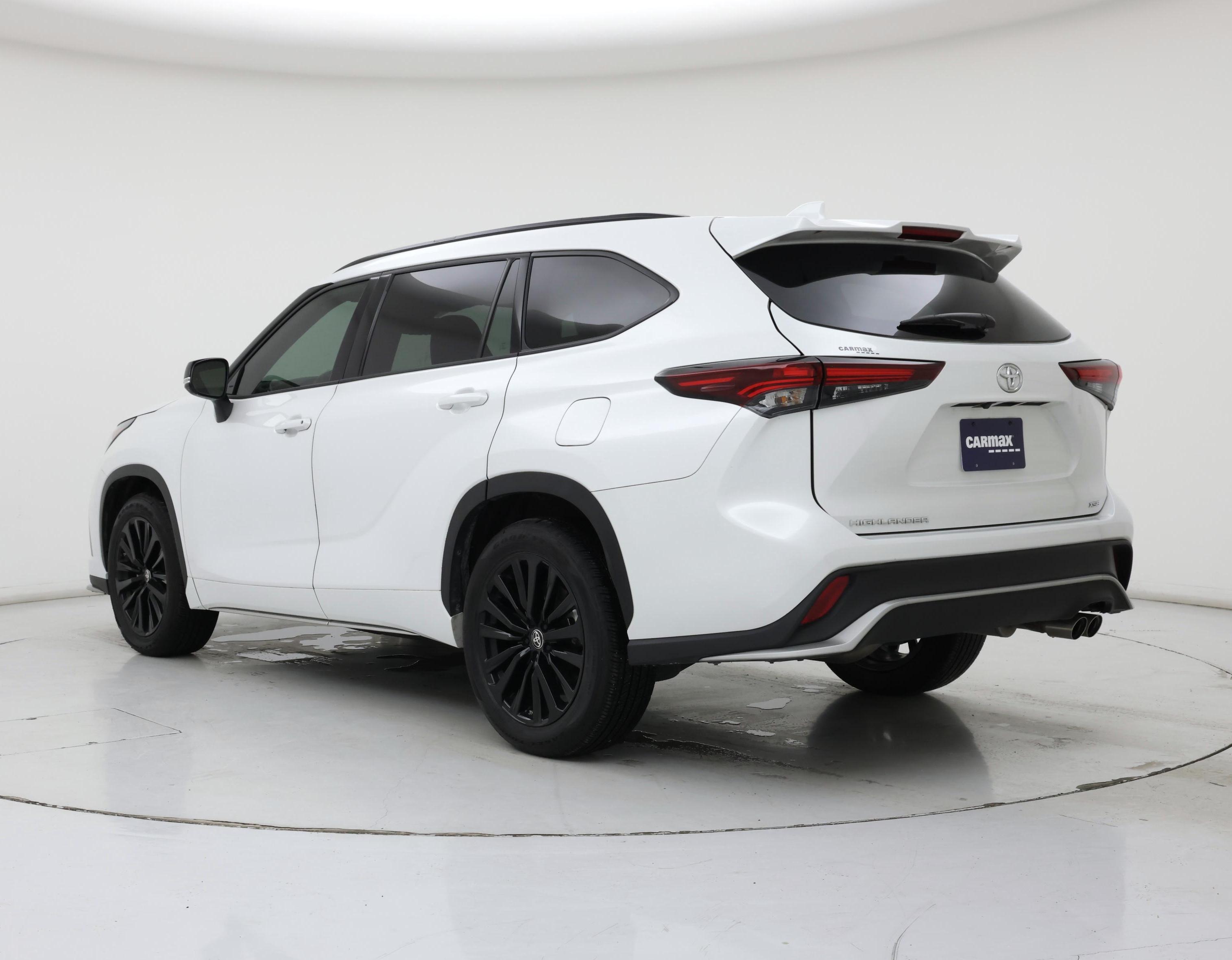 Thumbnail: 2024 Toyota Highlander - 2