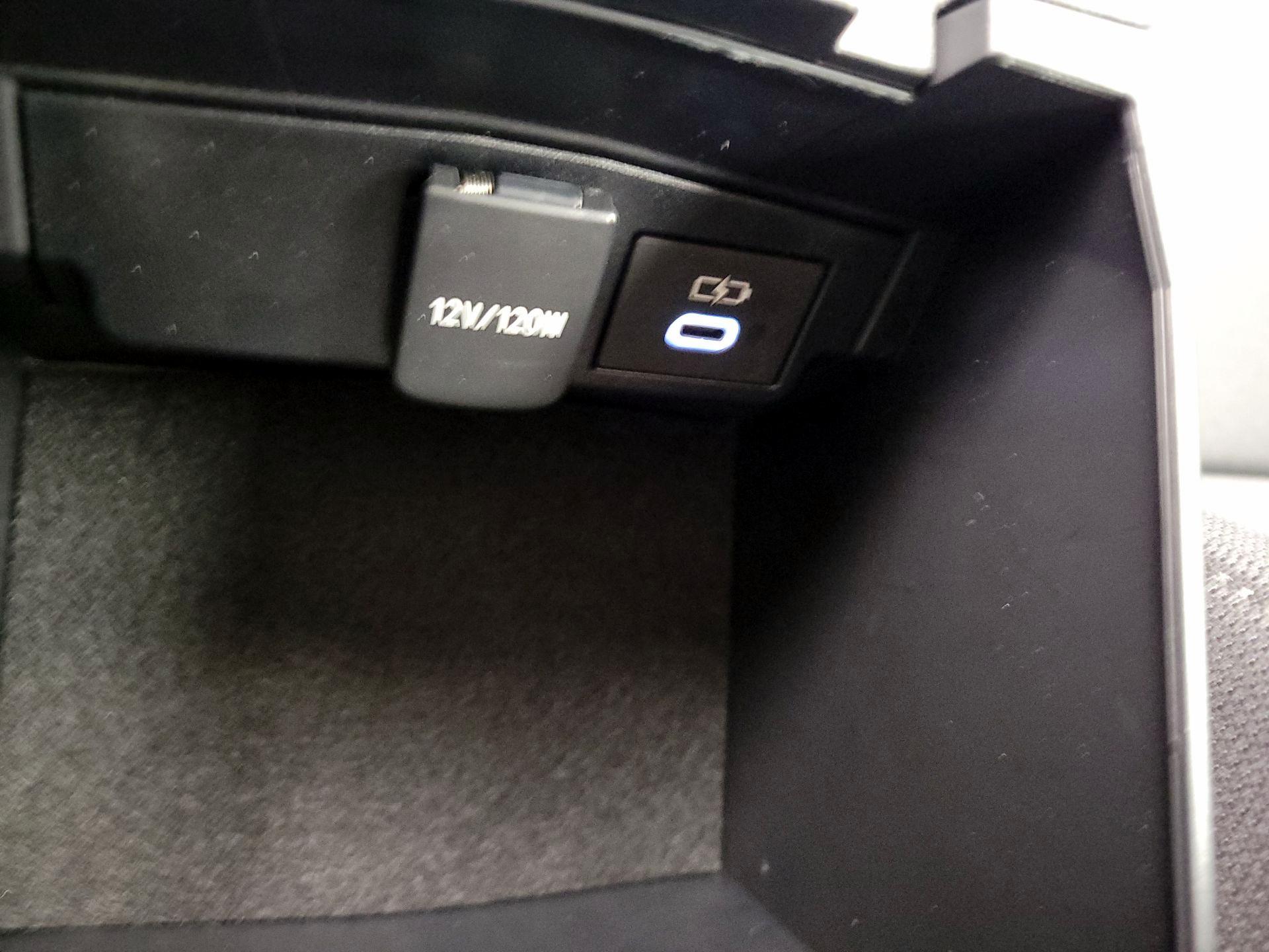 Thumbnail: 2025 Toyota Corolla - 18