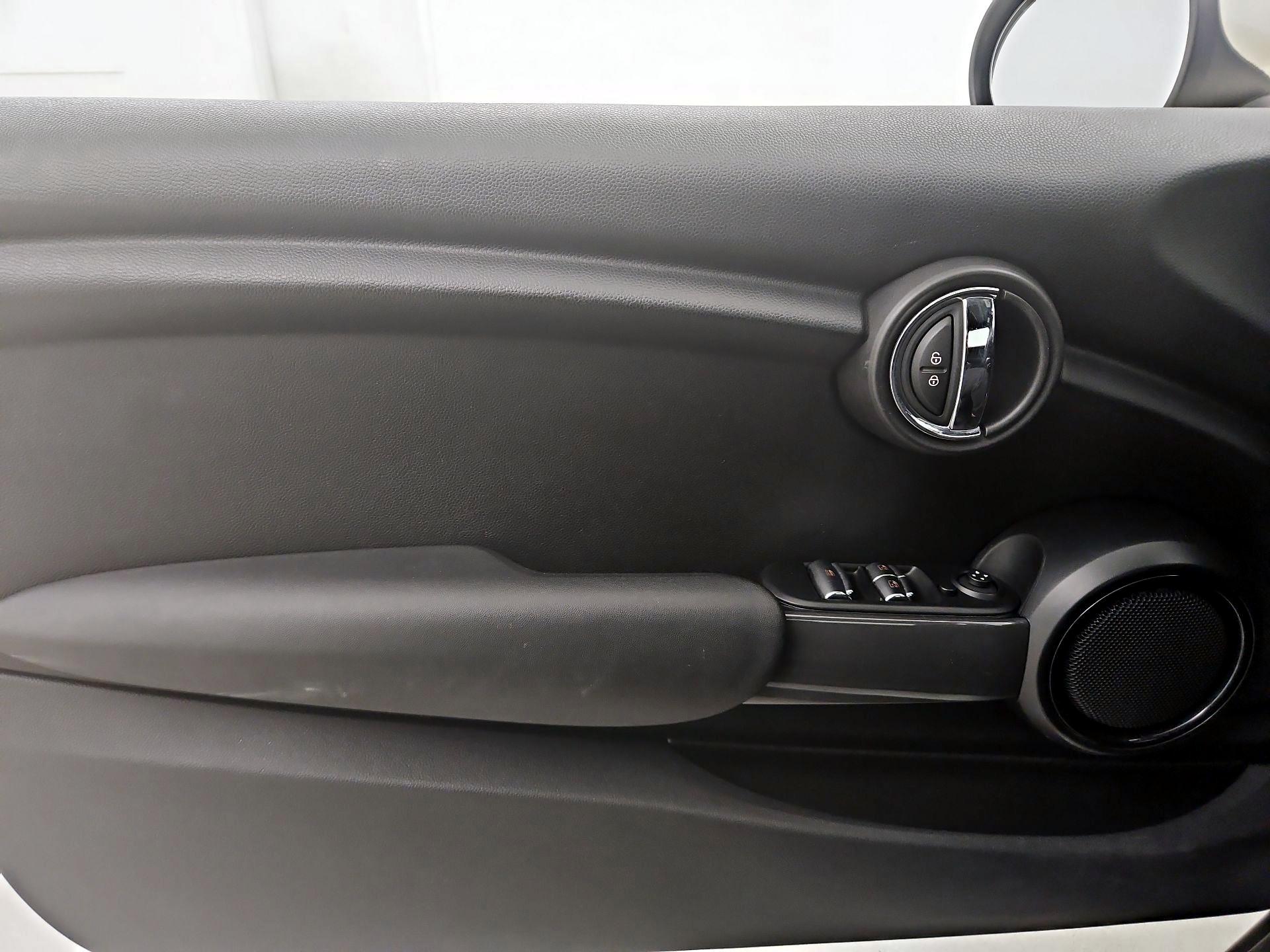 Thumbnail: 2019 MINI Cooper - 12