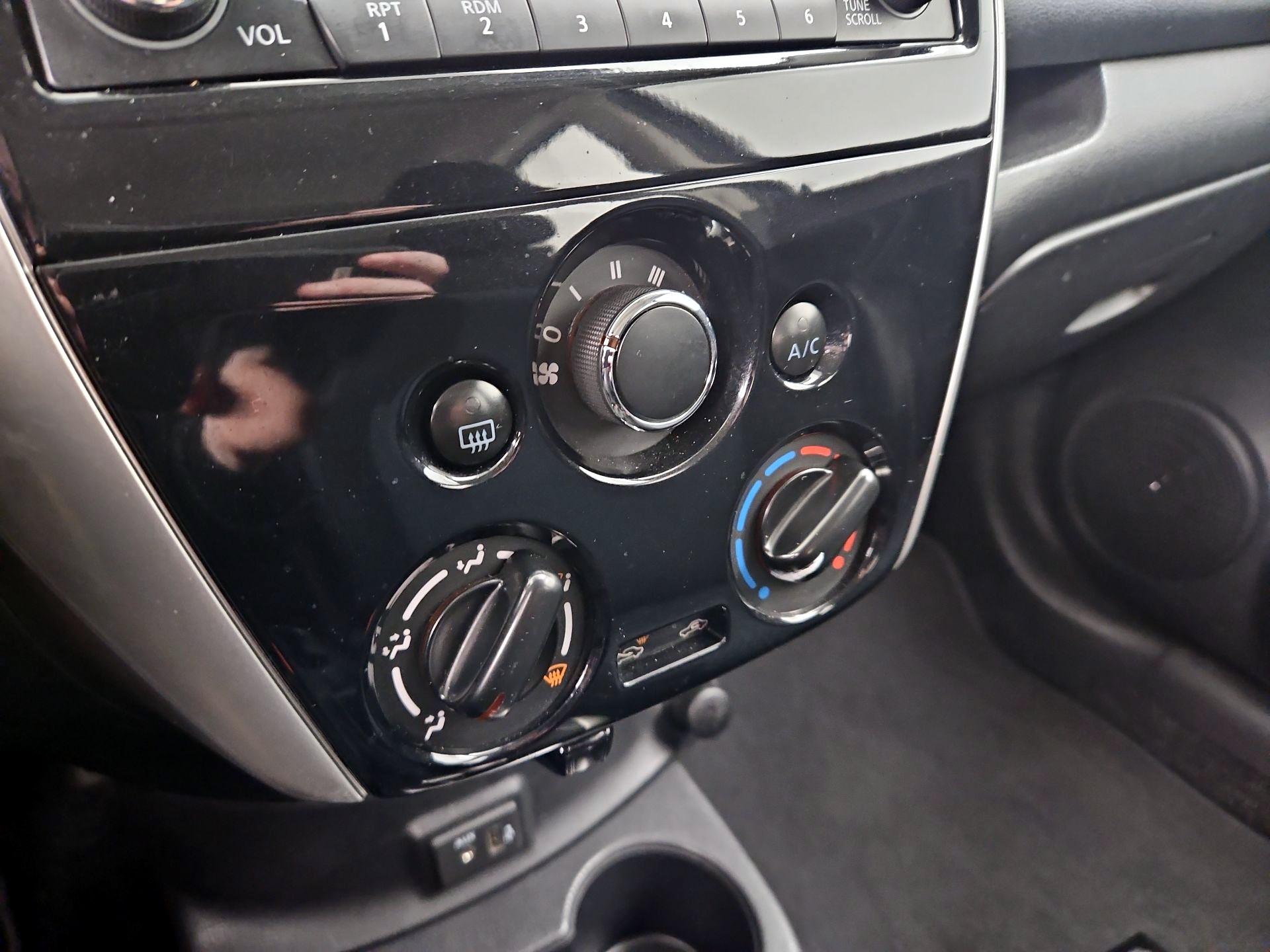 Thumbnail: 2018 Nissan Versa Note - 16