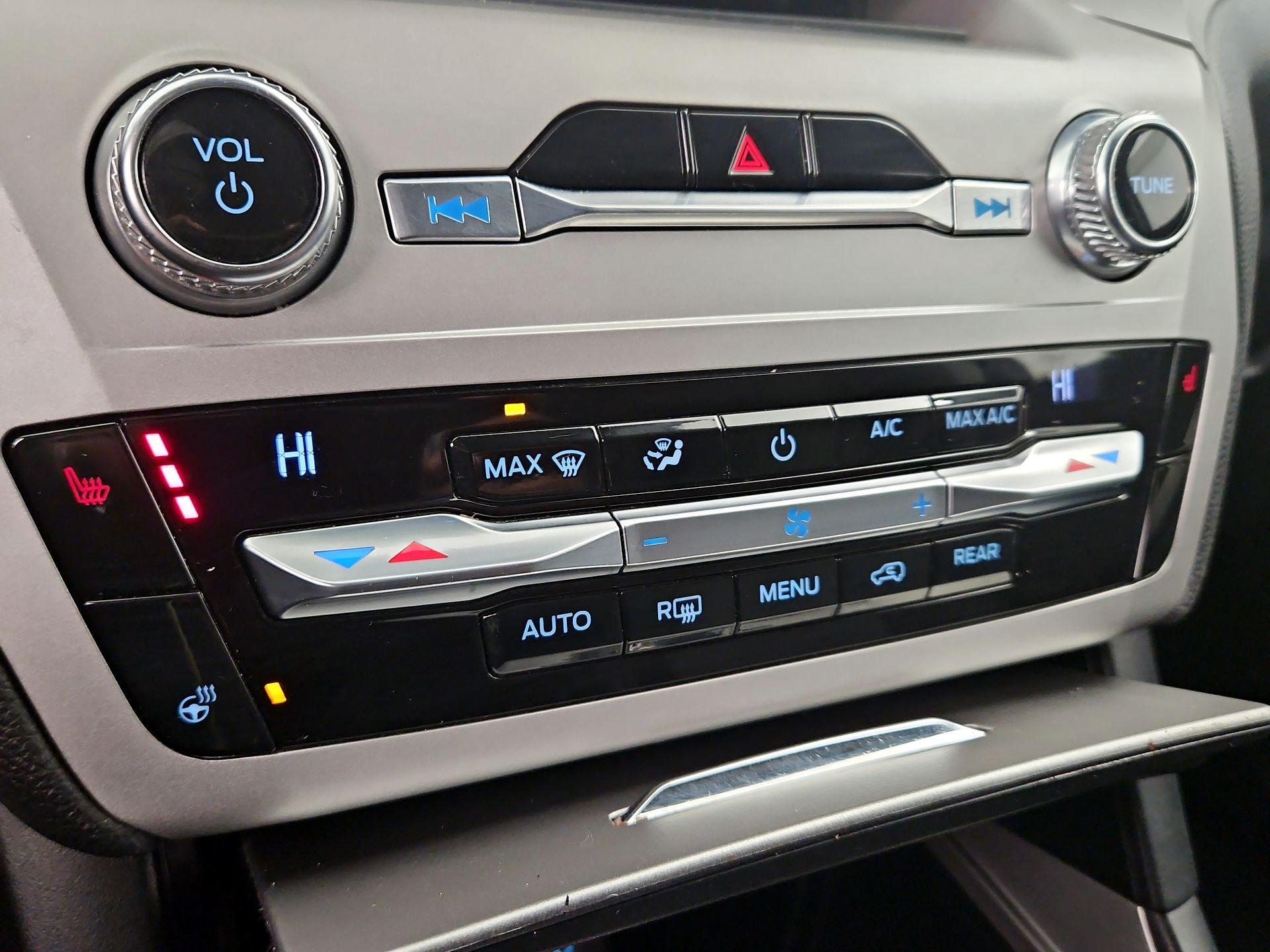 Thumbnail: 2020 Ford Explorer - 16