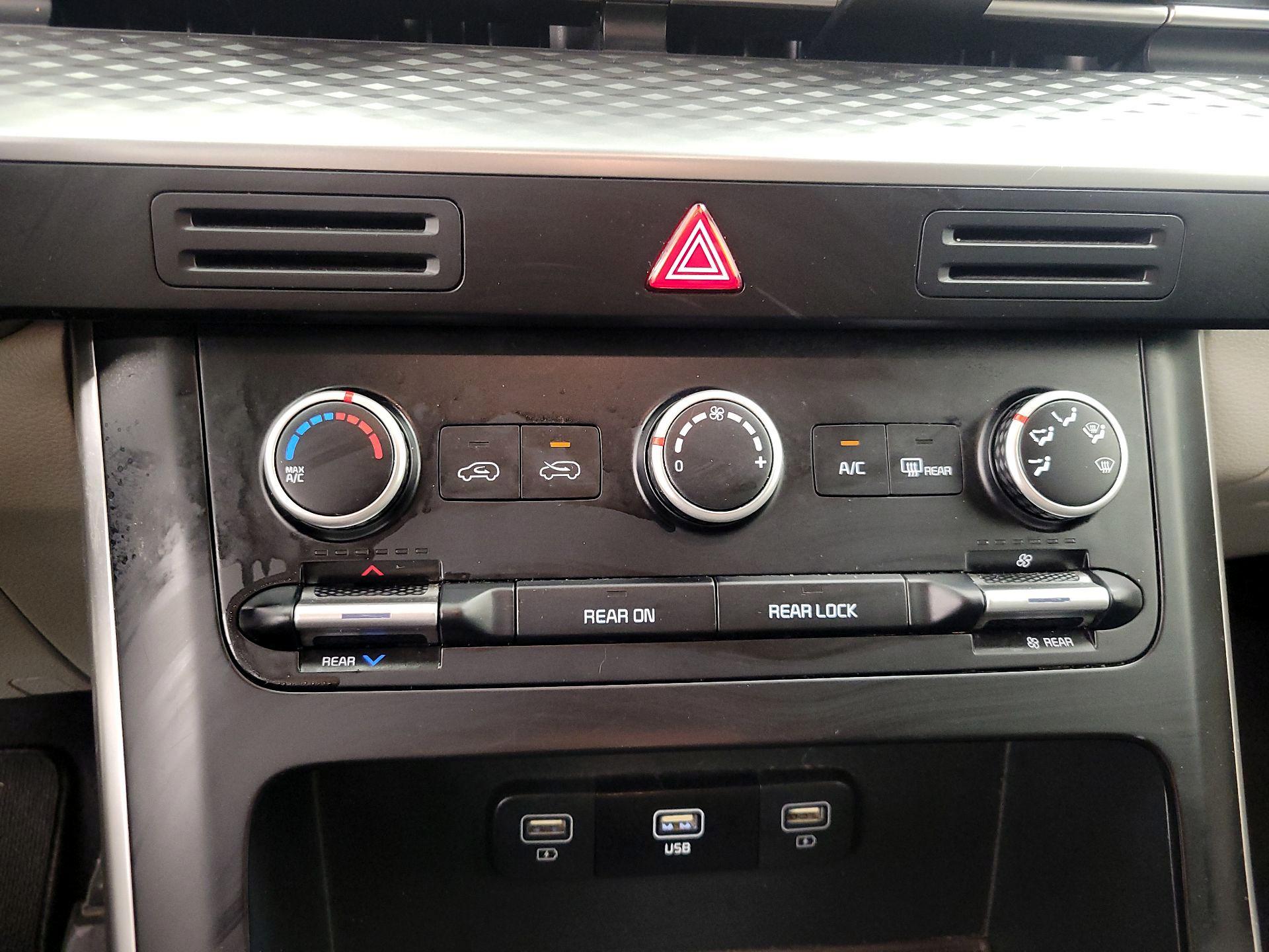 Thumbnail: 2024 Kia Carnival - 16