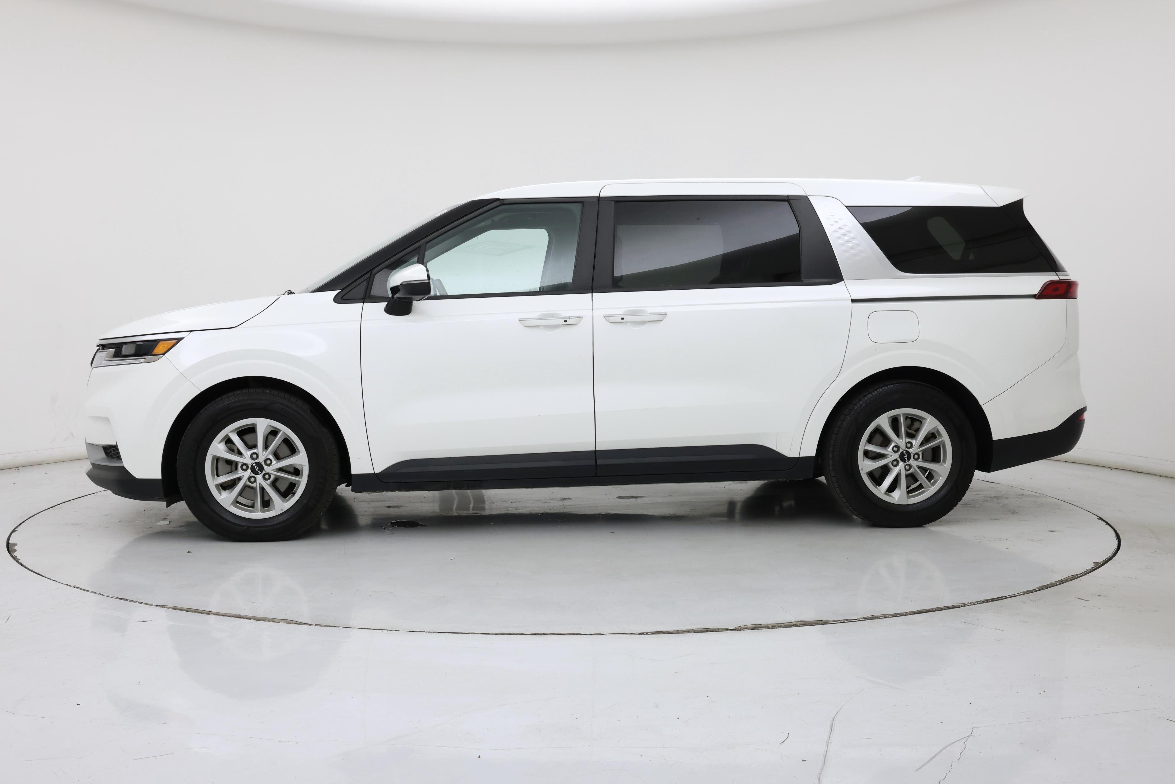 Thumbnail: 2024 Kia Carnival - 3