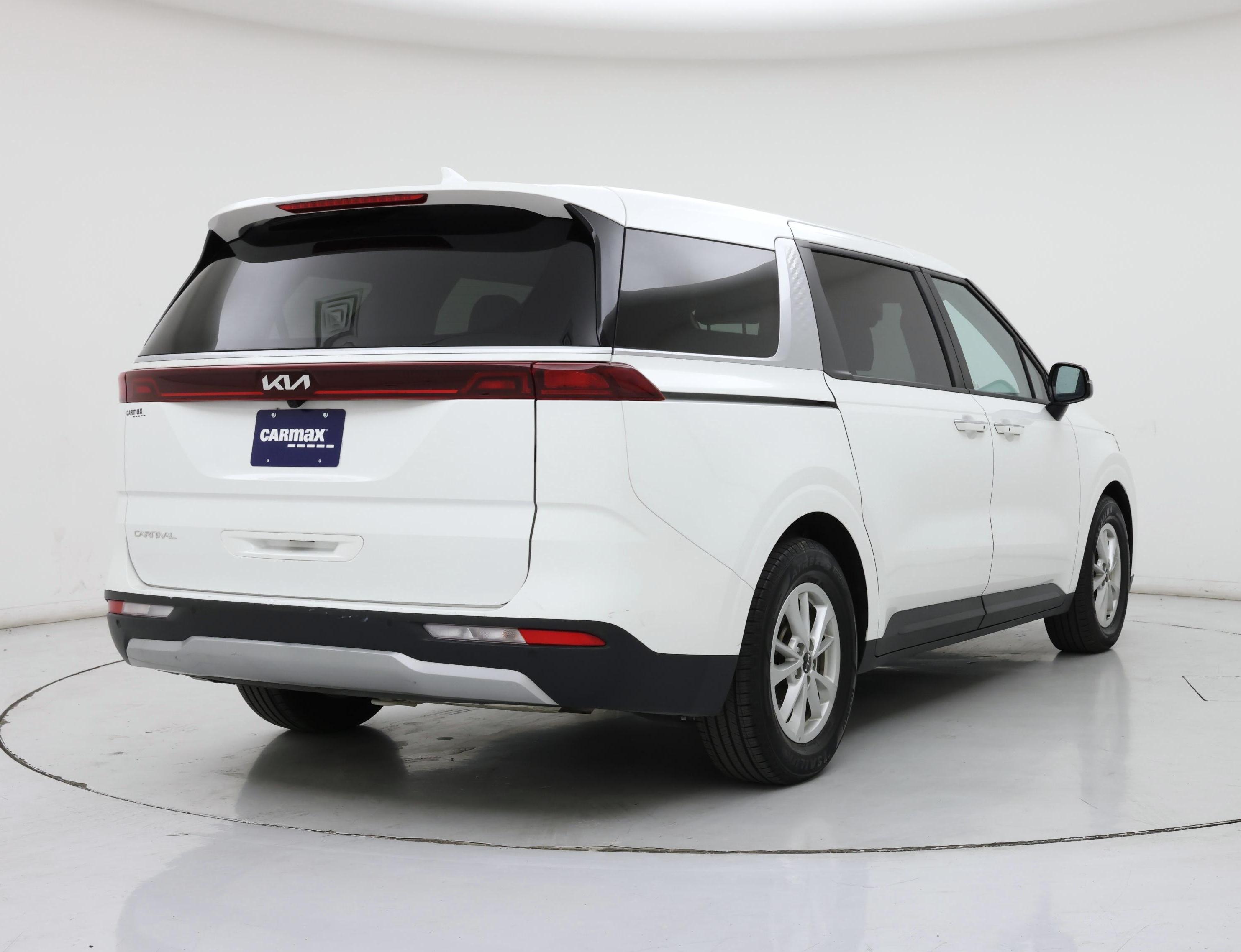 Thumbnail: 2024 Kia Carnival - 8