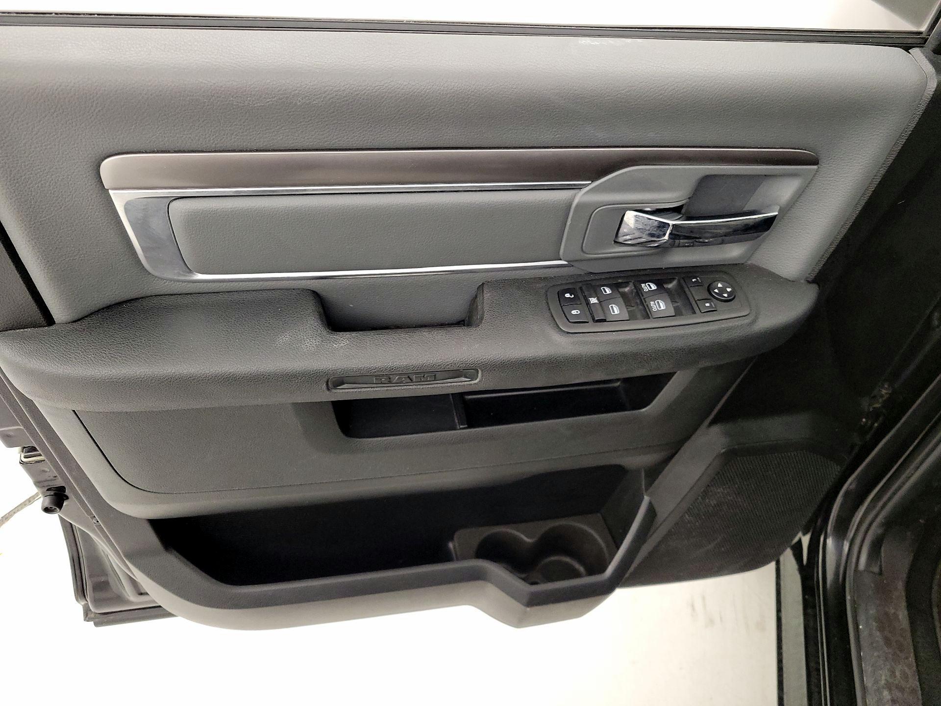 Thumbnail: 2023 RAM 1500 Classic - 12