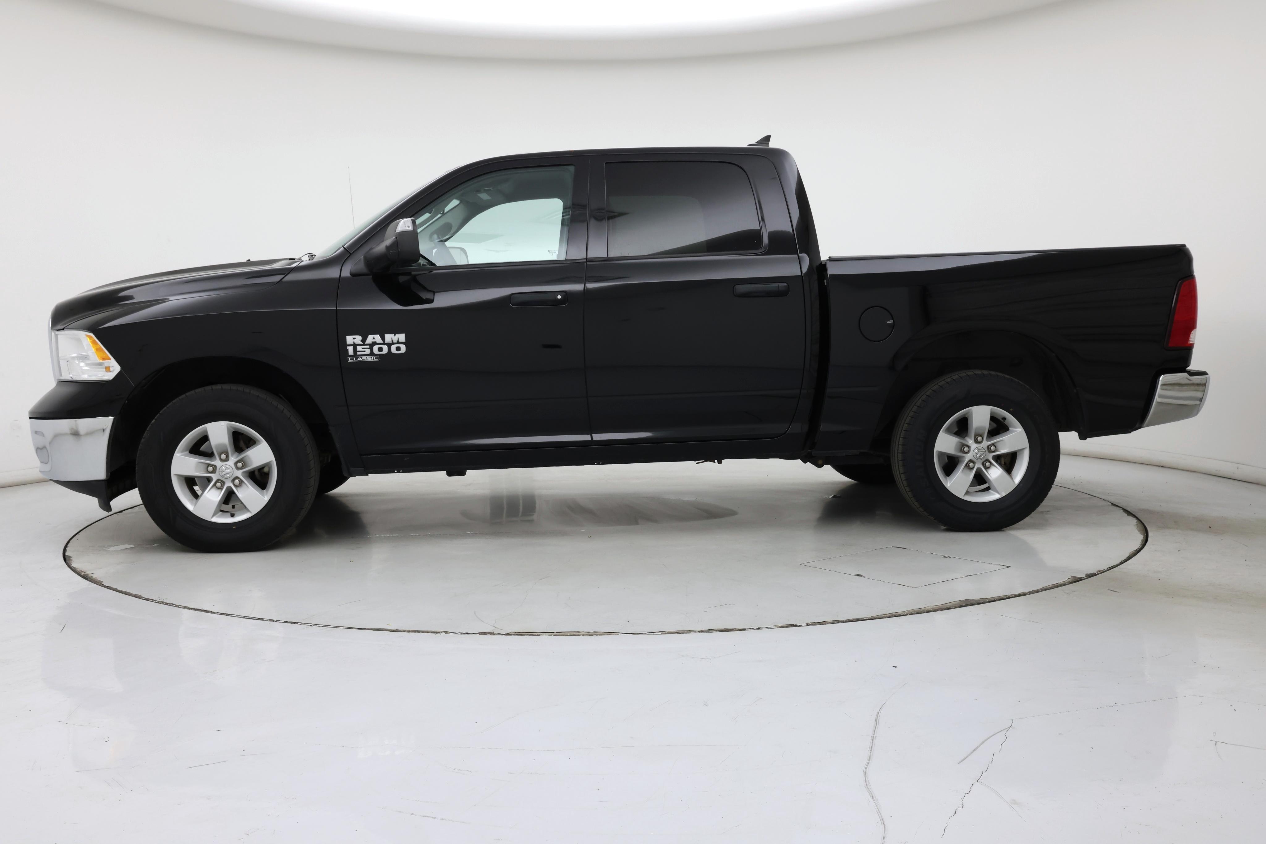 Thumbnail: 2023 RAM 1500 Classic - 3