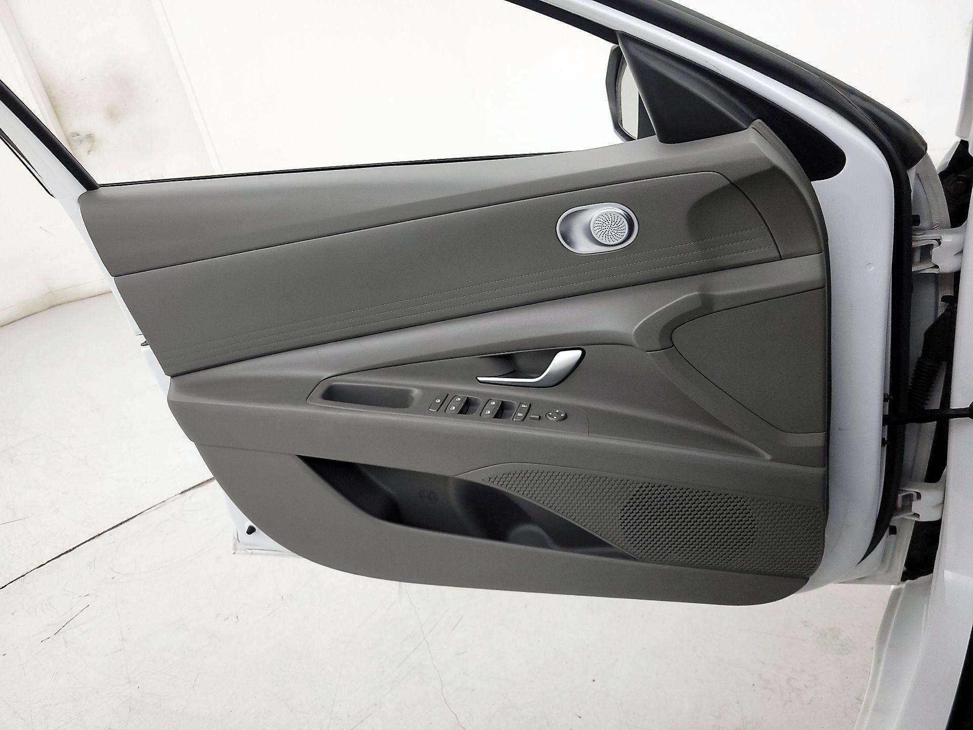 Thumbnail: 2024 Hyundai Elantra - 12