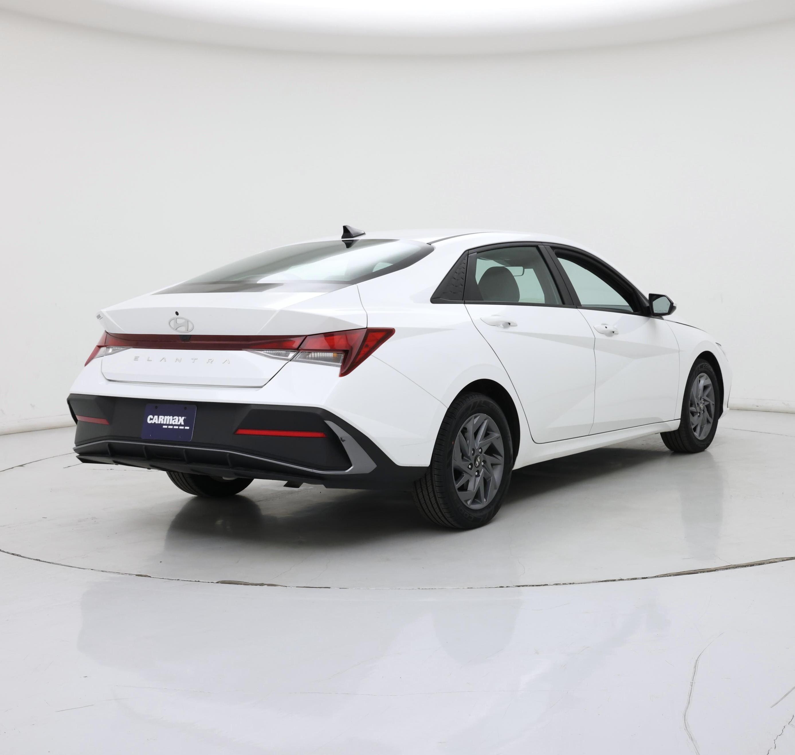 Thumbnail: 2024 Hyundai Elantra - 8