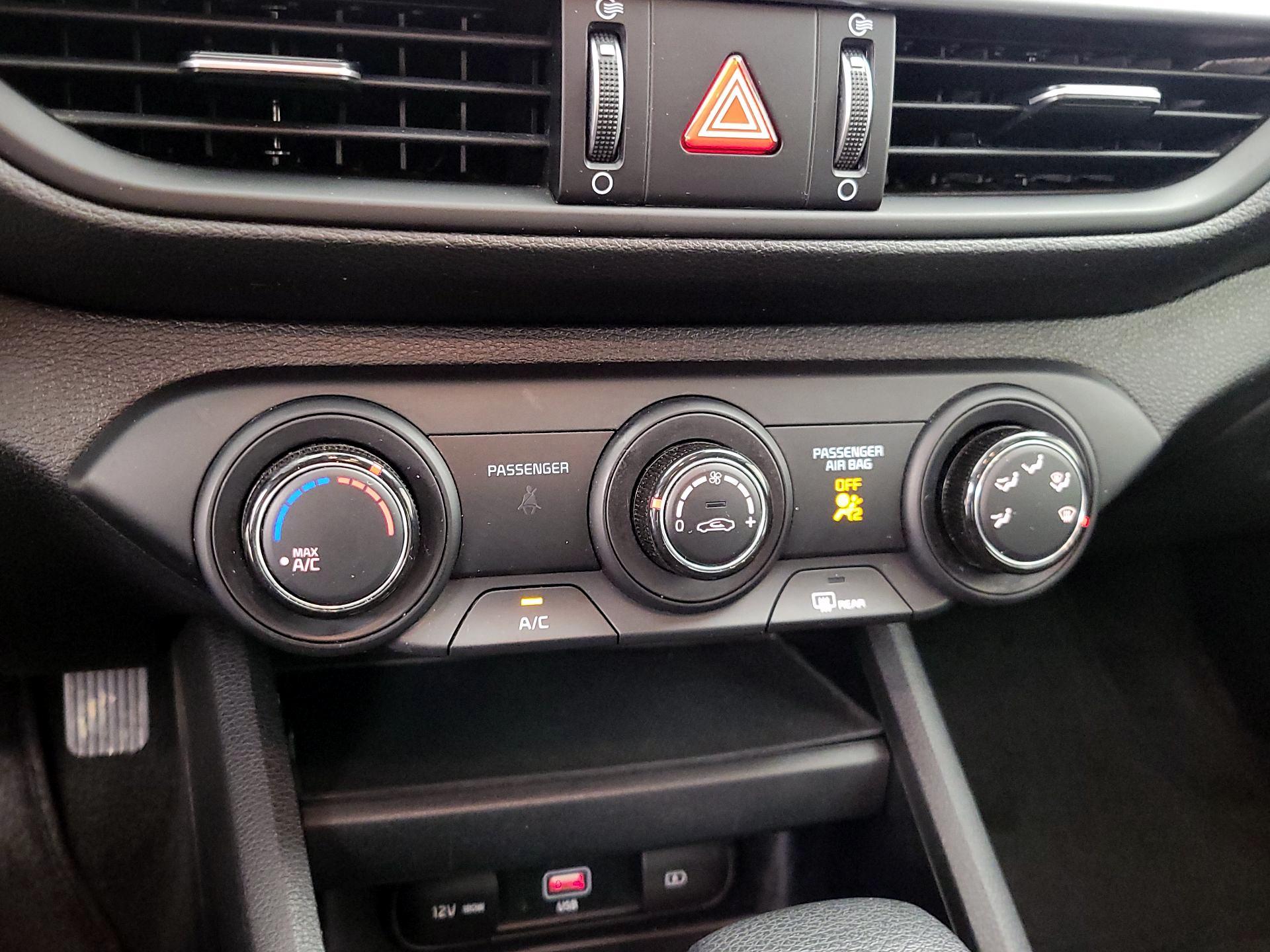 Thumbnail: 2024 Kia Forte - 16