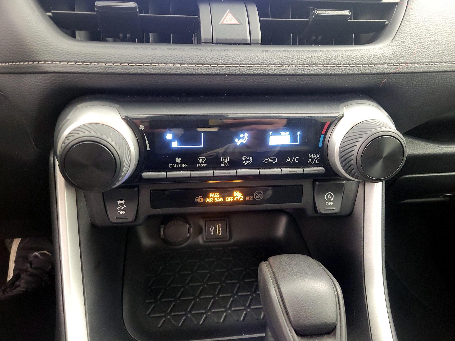 Thumbnail: 2024 Toyota RAV4 - 16