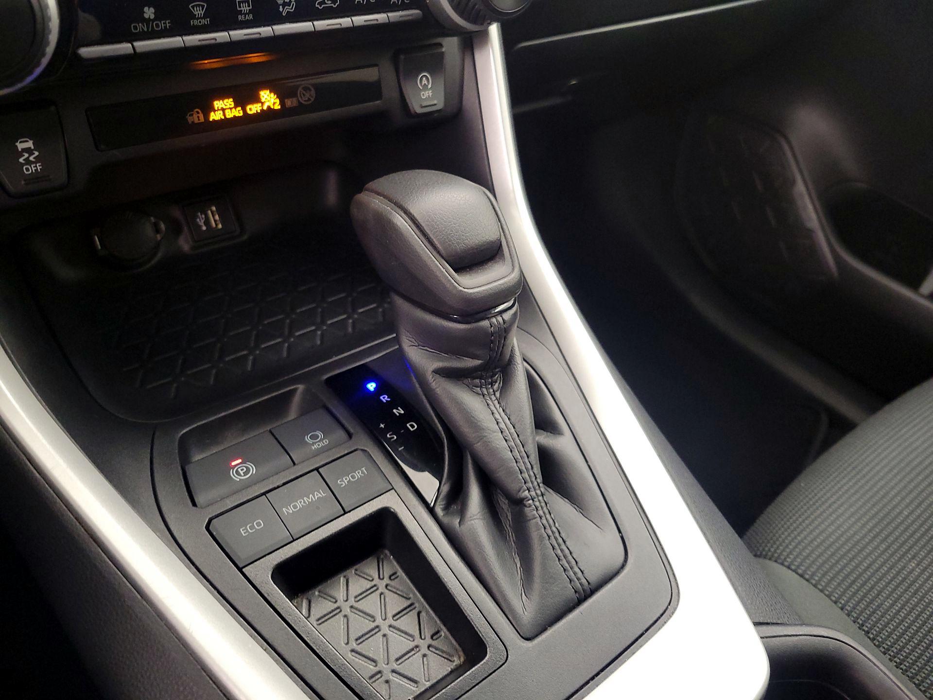 Thumbnail: 2024 Toyota RAV4 - 17