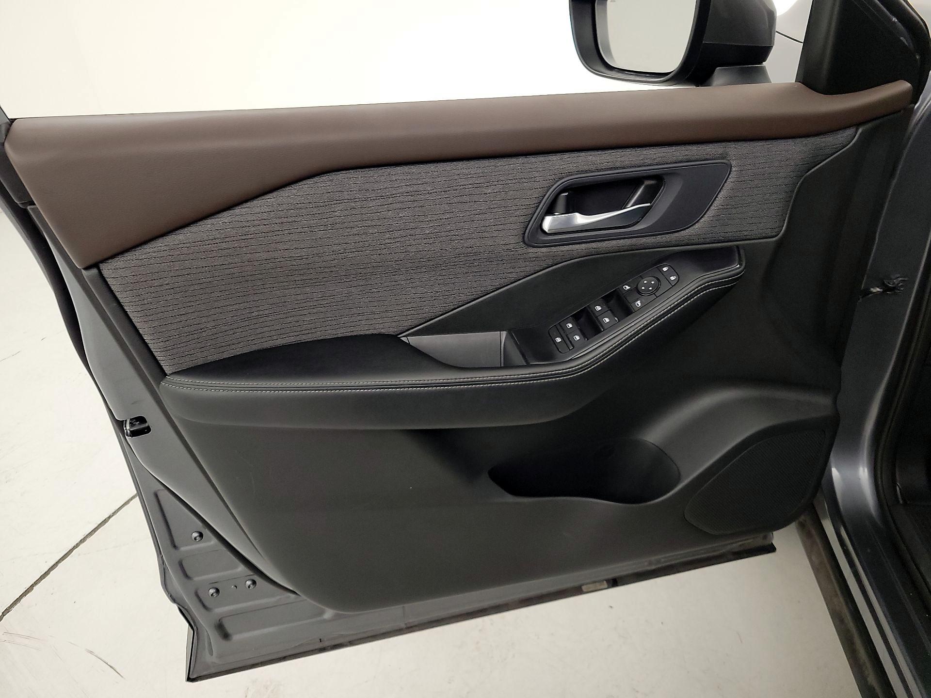 Thumbnail: 2023 Nissan Rogue - 12