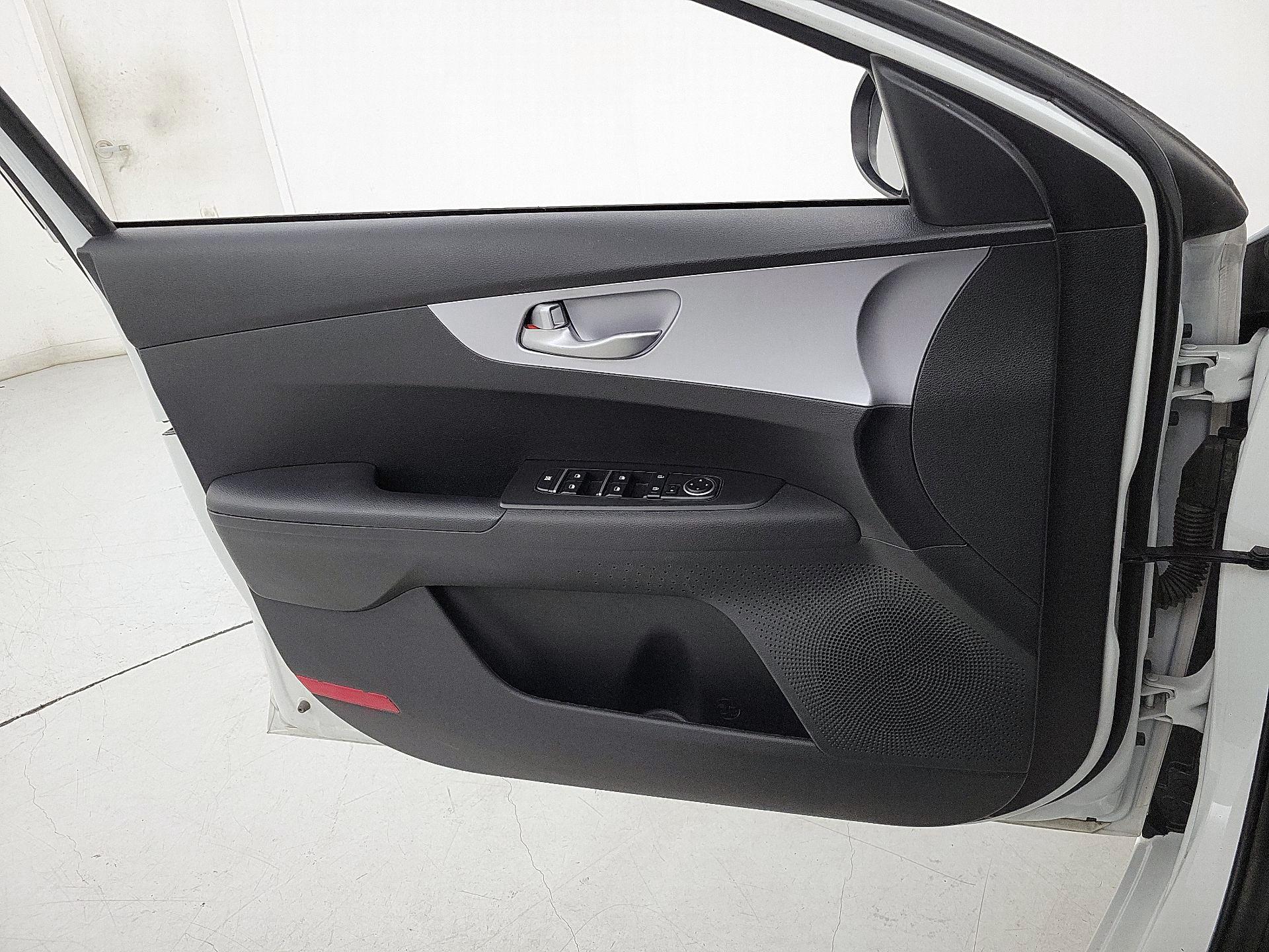 Thumbnail: 2024 Kia Forte - 12