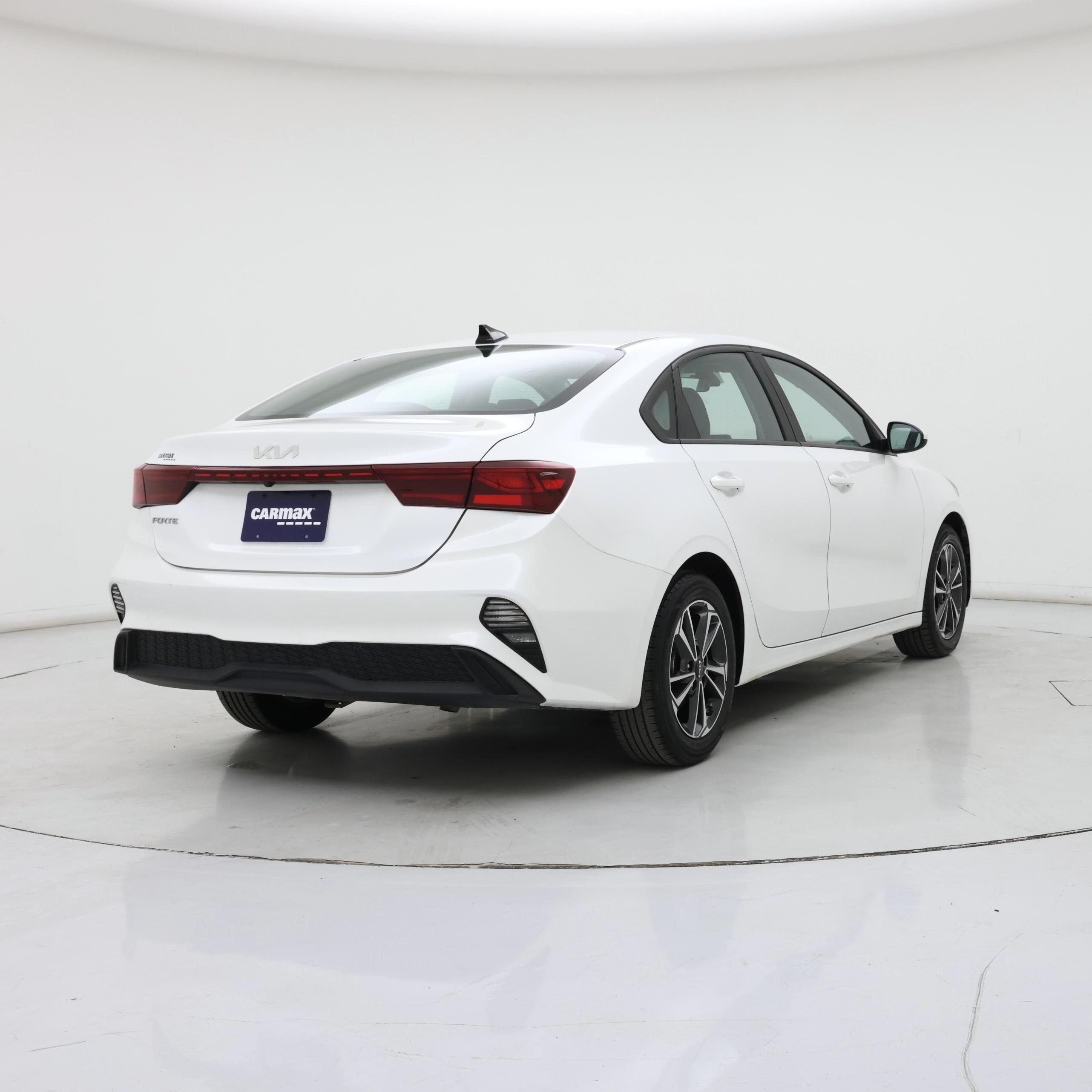 Thumbnail: 2024 Kia Forte - 8